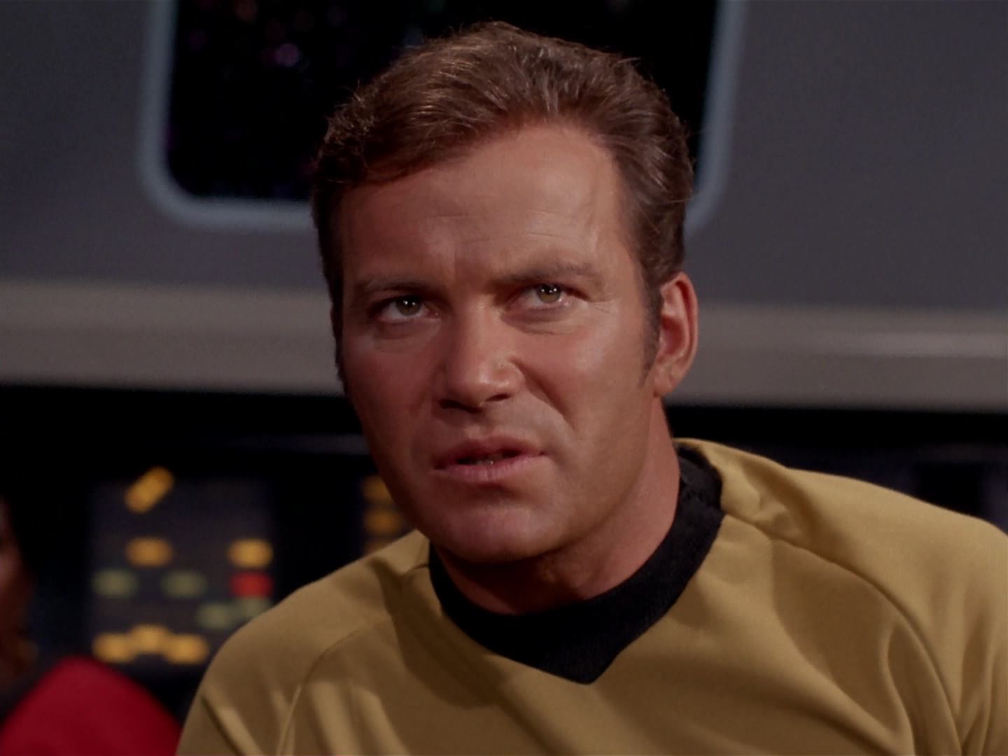 ariane179254_StarTrek_3x13_ElaanOfTroyius_2956.jpg