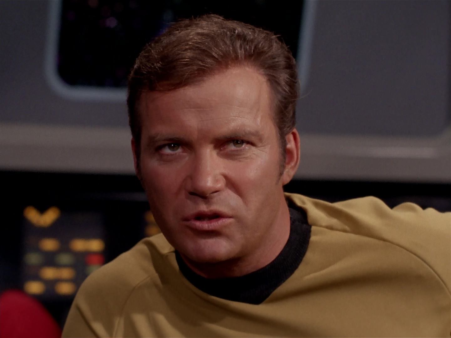 ariane179254_StarTrek_3x13_ElaanOfTroyius_2975.jpg
