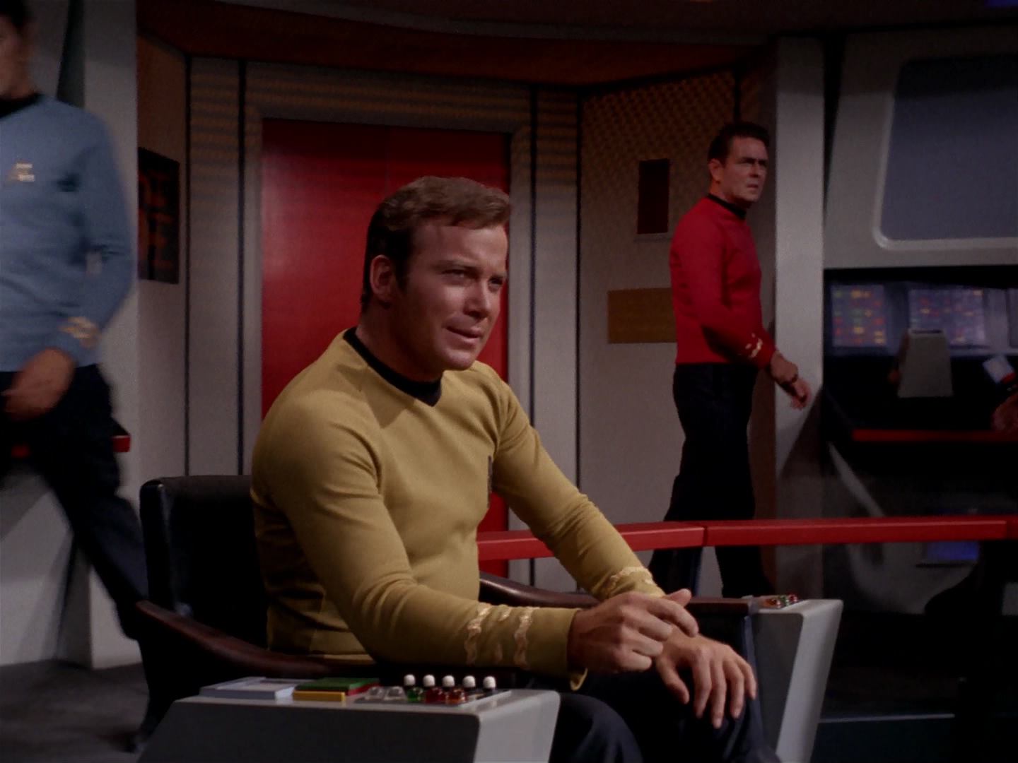 ariane179254_StarTrek_3x13_ElaanOfTroyius_2992.jpg