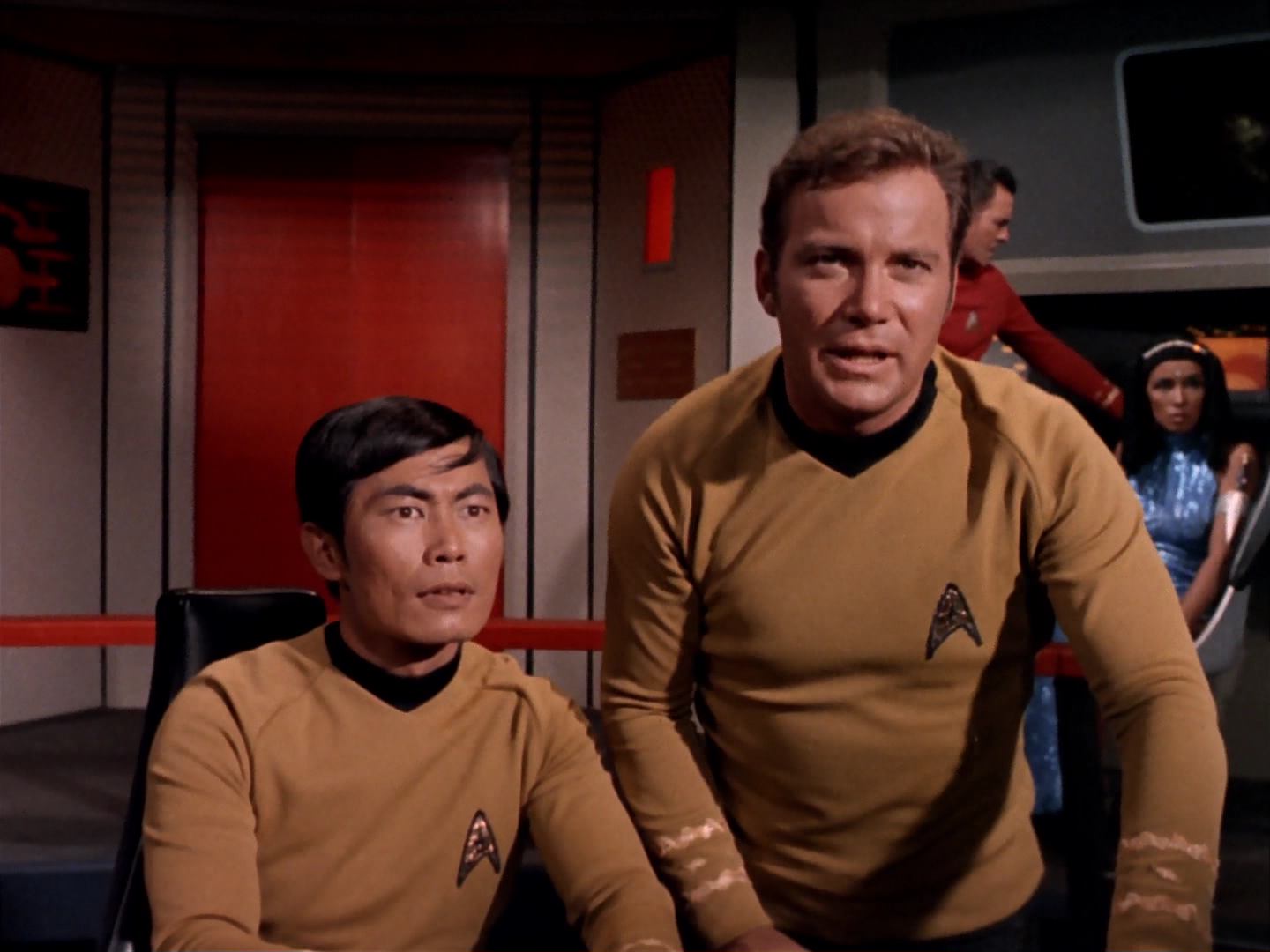 ariane179254_StarTrek_3x13_ElaanOfTroyius_3031.jpg