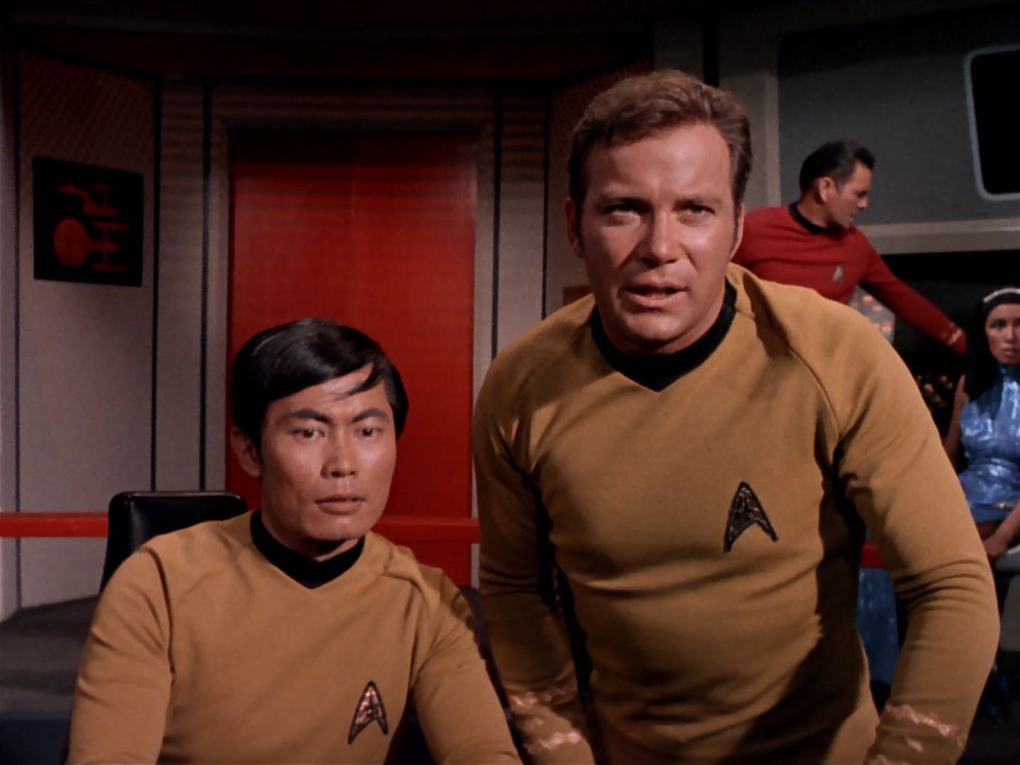 ariane179254_StarTrek_3x13_ElaanOfTroyius_3033.jpg