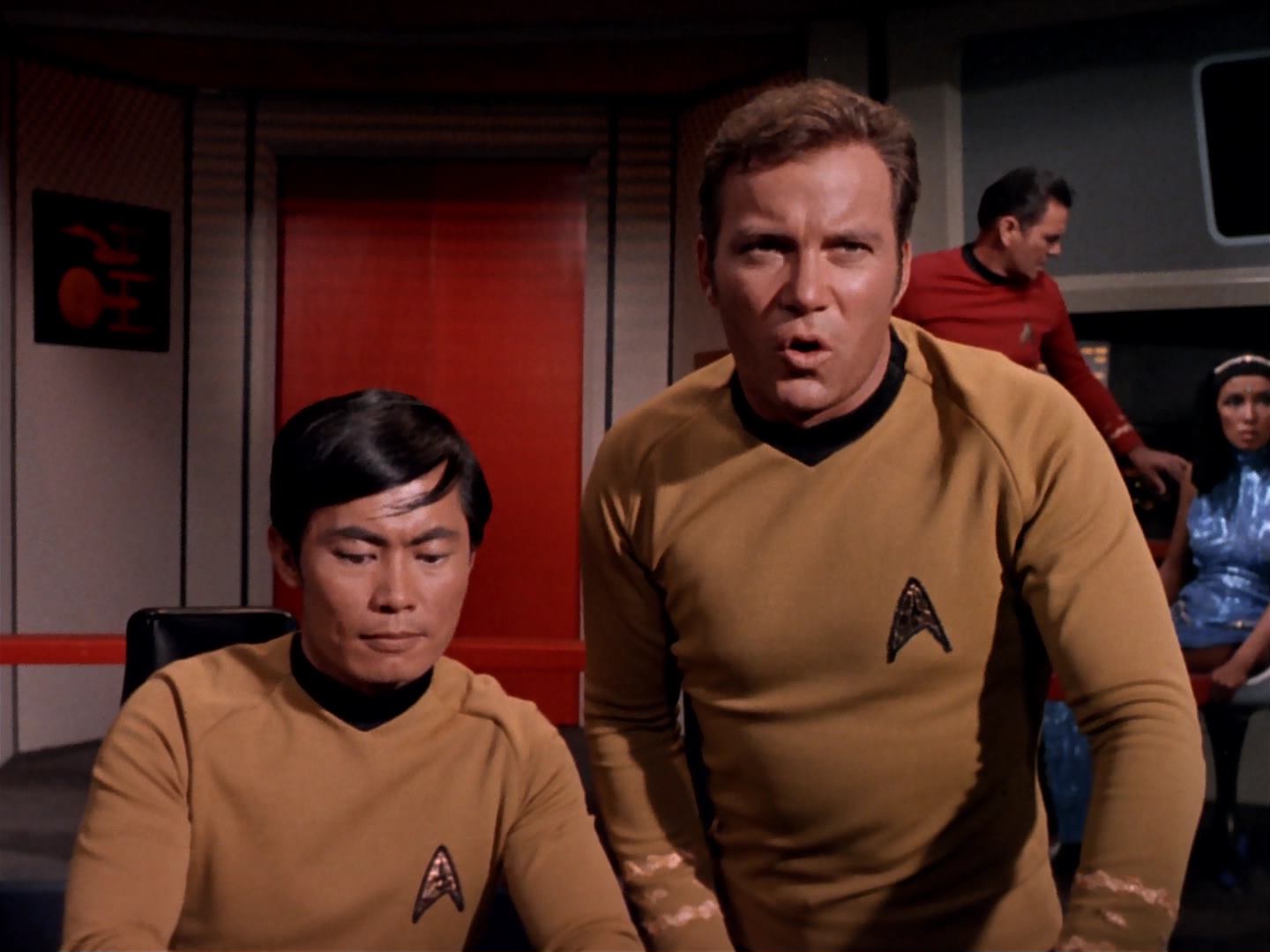 ariane179254_StarTrek_3x13_ElaanOfTroyius_3036.jpg
