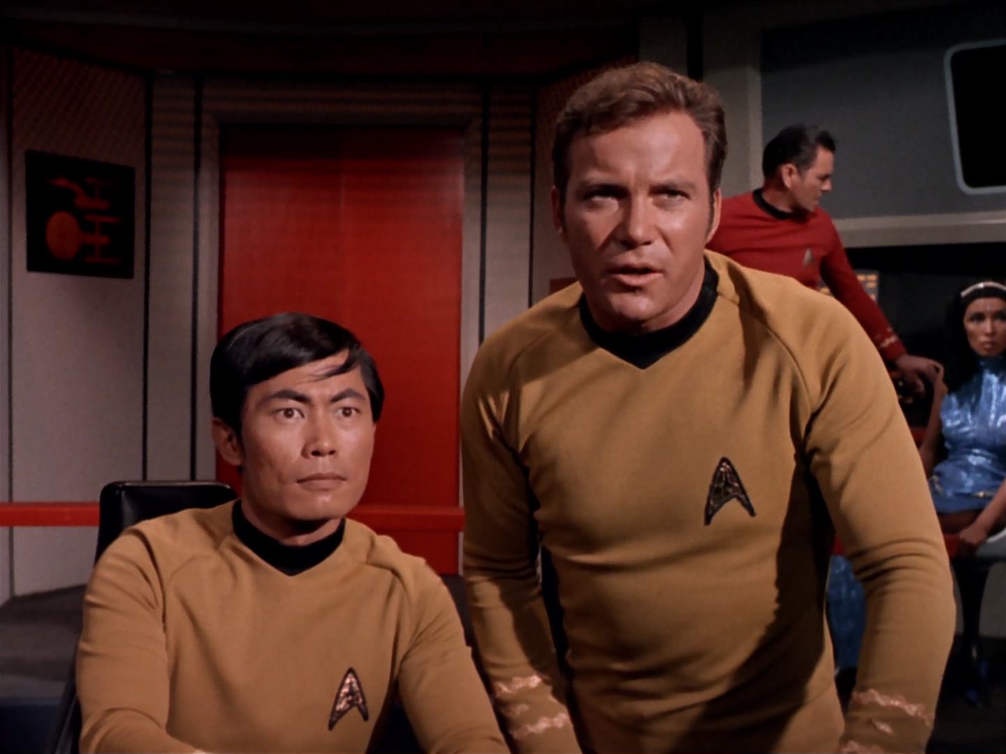 ariane179254_StarTrek_3x13_ElaanOfTroyius_3037.jpg