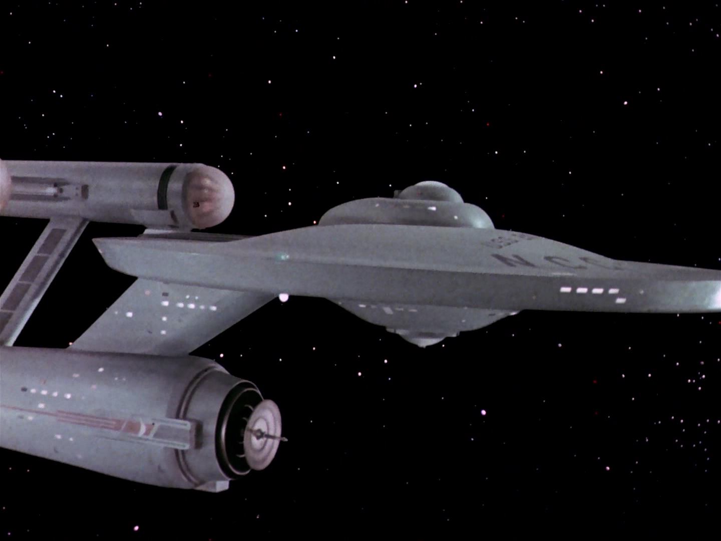 ariane179254_StarTrek_3x13_ElaanOfTroyius_3039.jpg