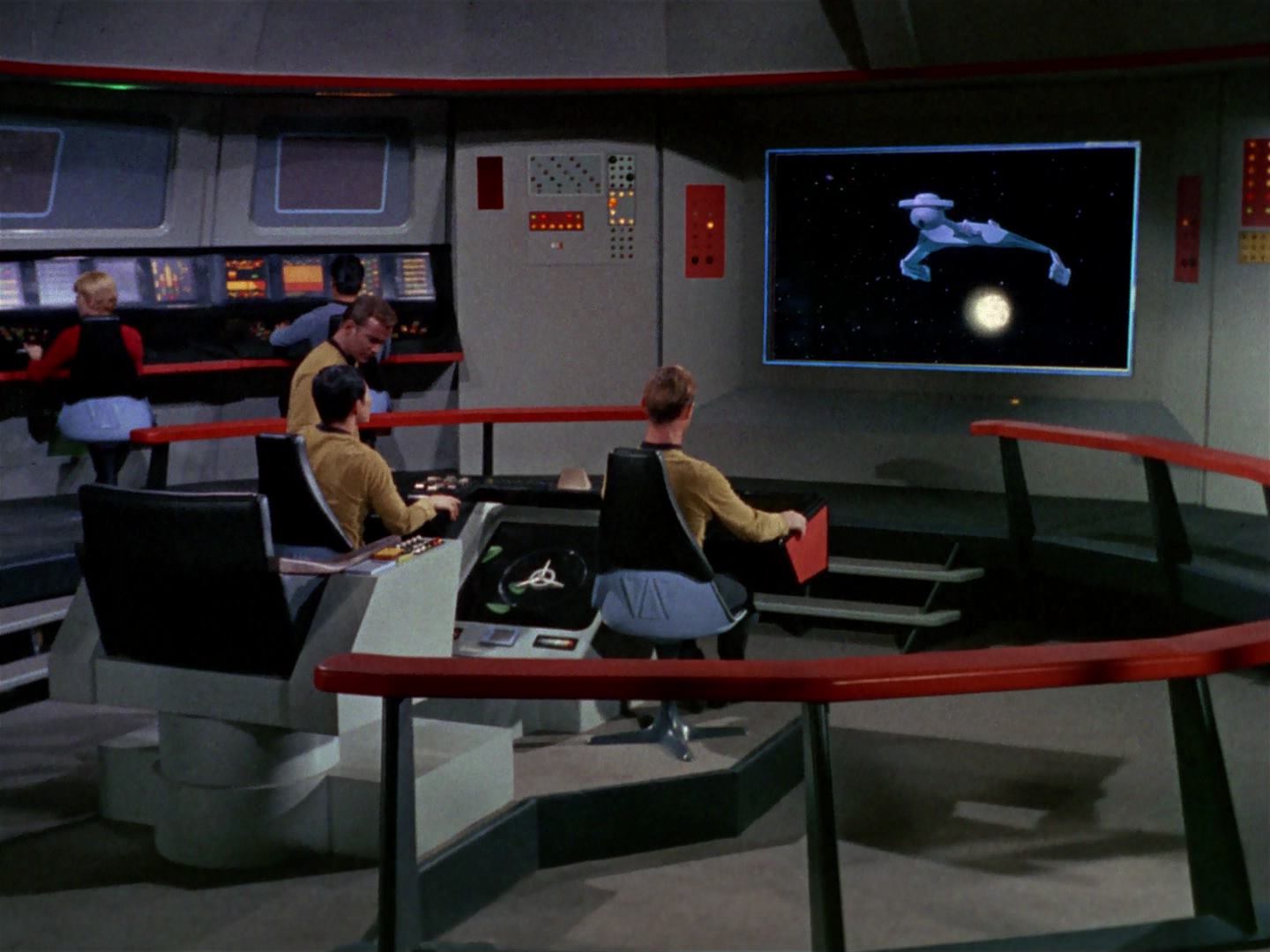 ariane179254_StarTrek_3x13_ElaanOfTroyius_3056.jpg