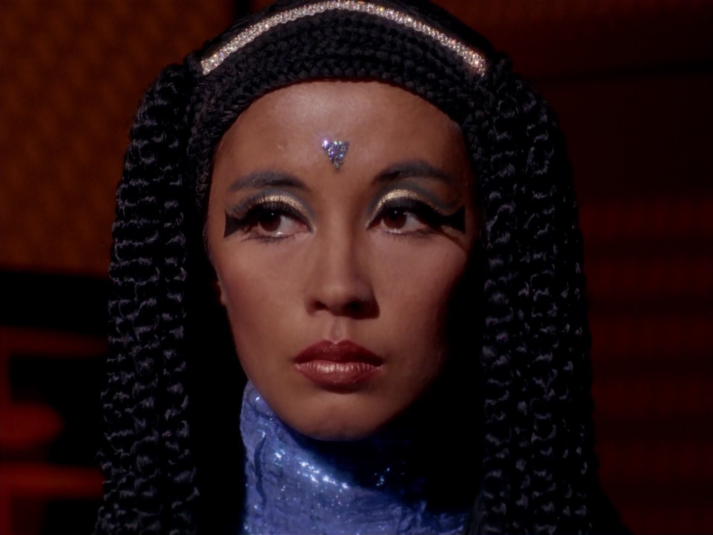ariane179254_StarTrek_3x13_ElaanOfTroyius_3093.jpg