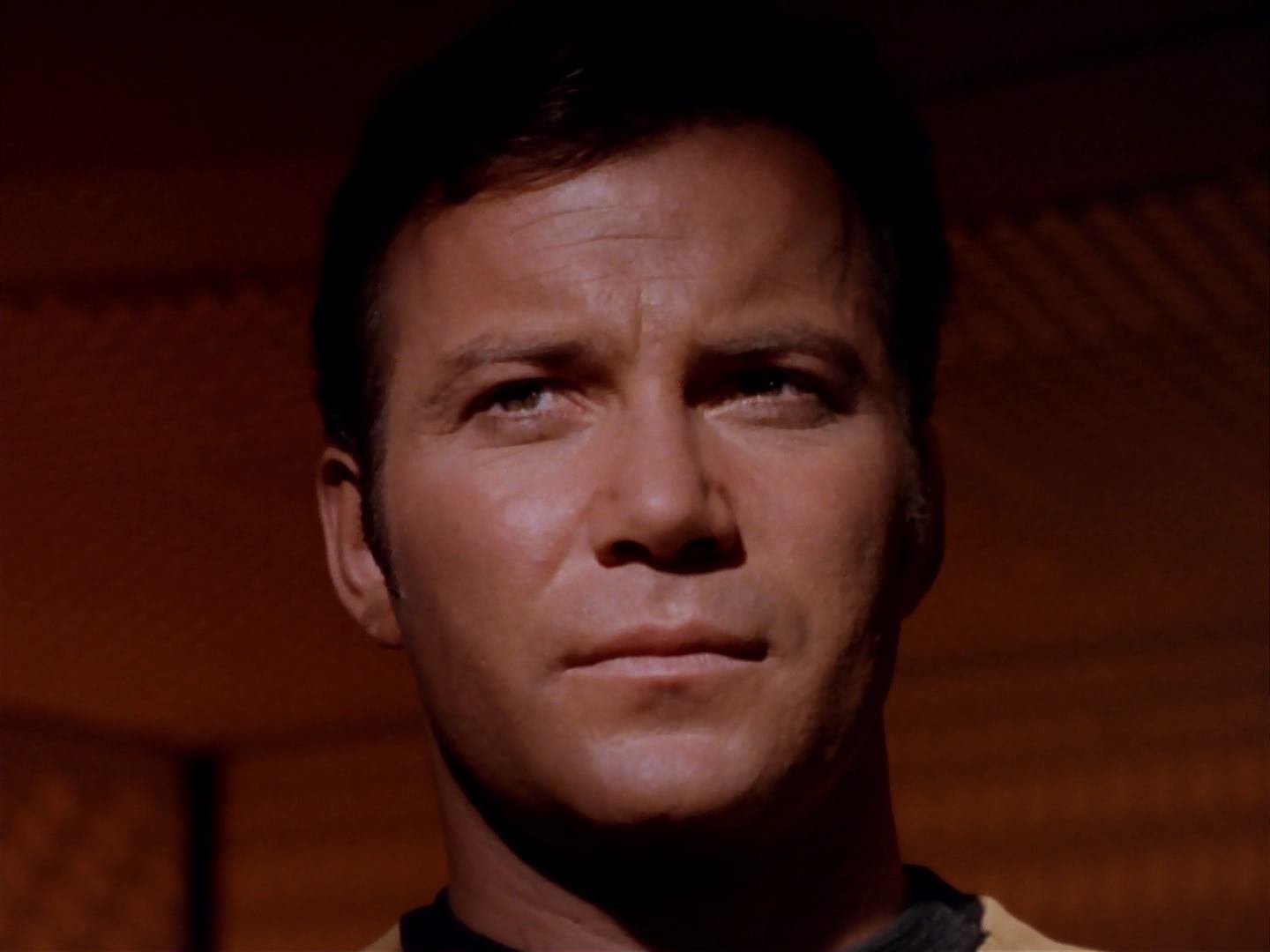 ariane179254_StarTrek_3x13_ElaanOfTroyius_3098.jpg