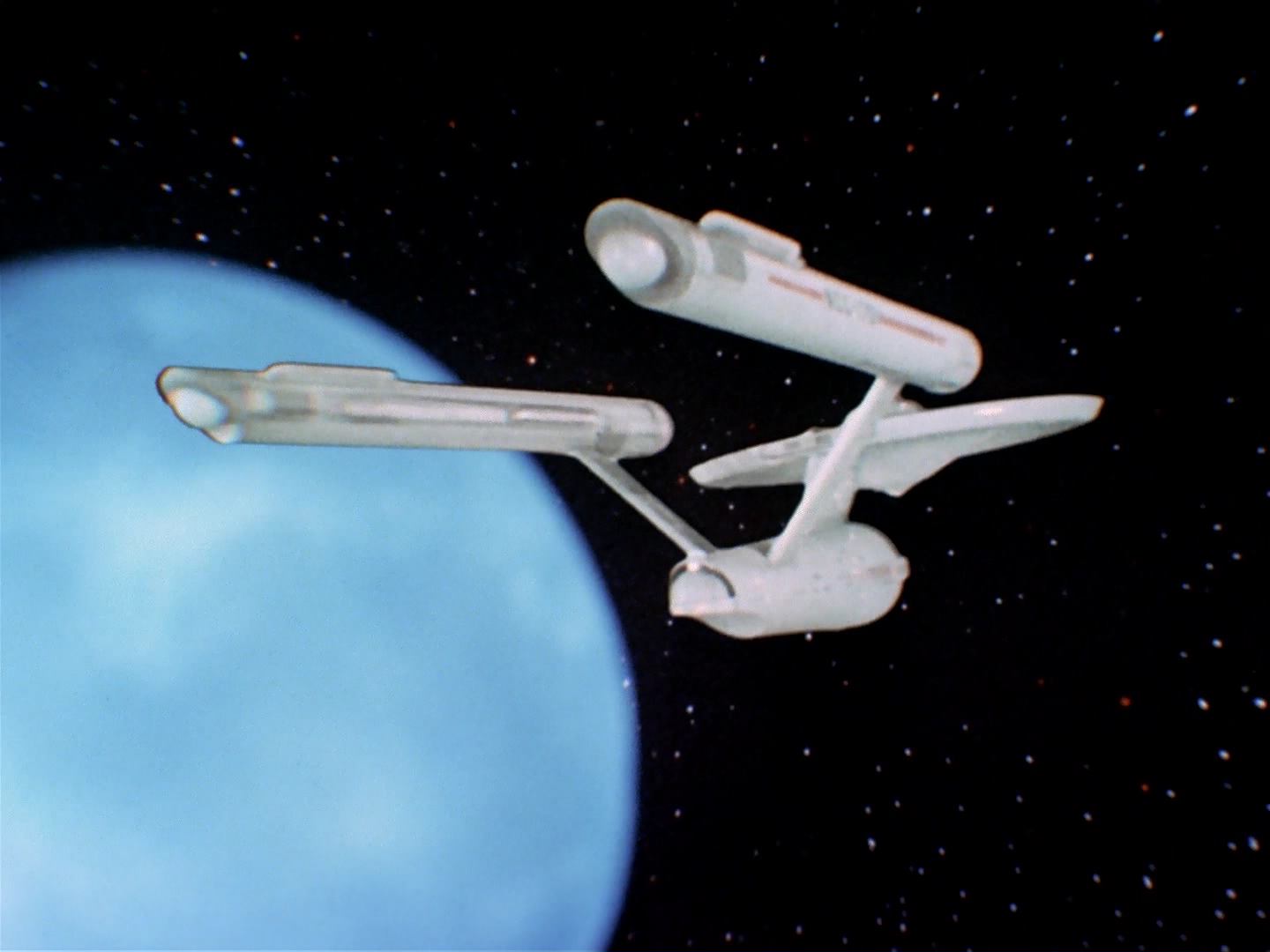ariane179254_StarTrek_3x13_ElaanOfTroyius_3106.jpg