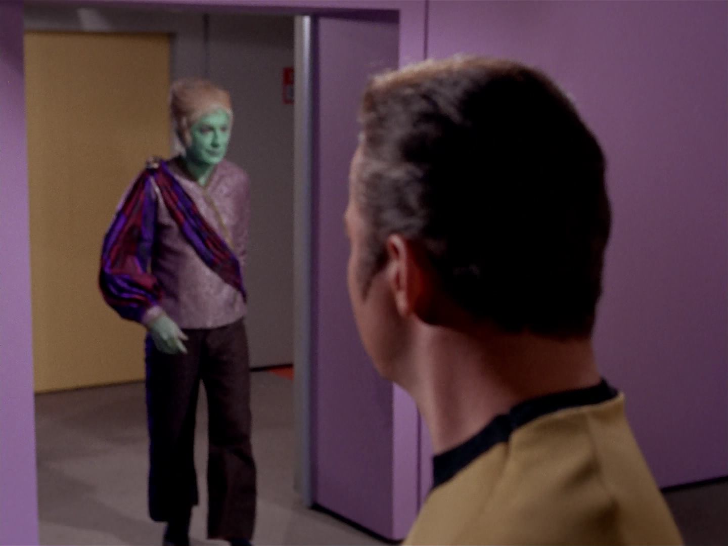 ariane179254_StarTrek_3x13_ElaanOfTroyius_3112.jpg