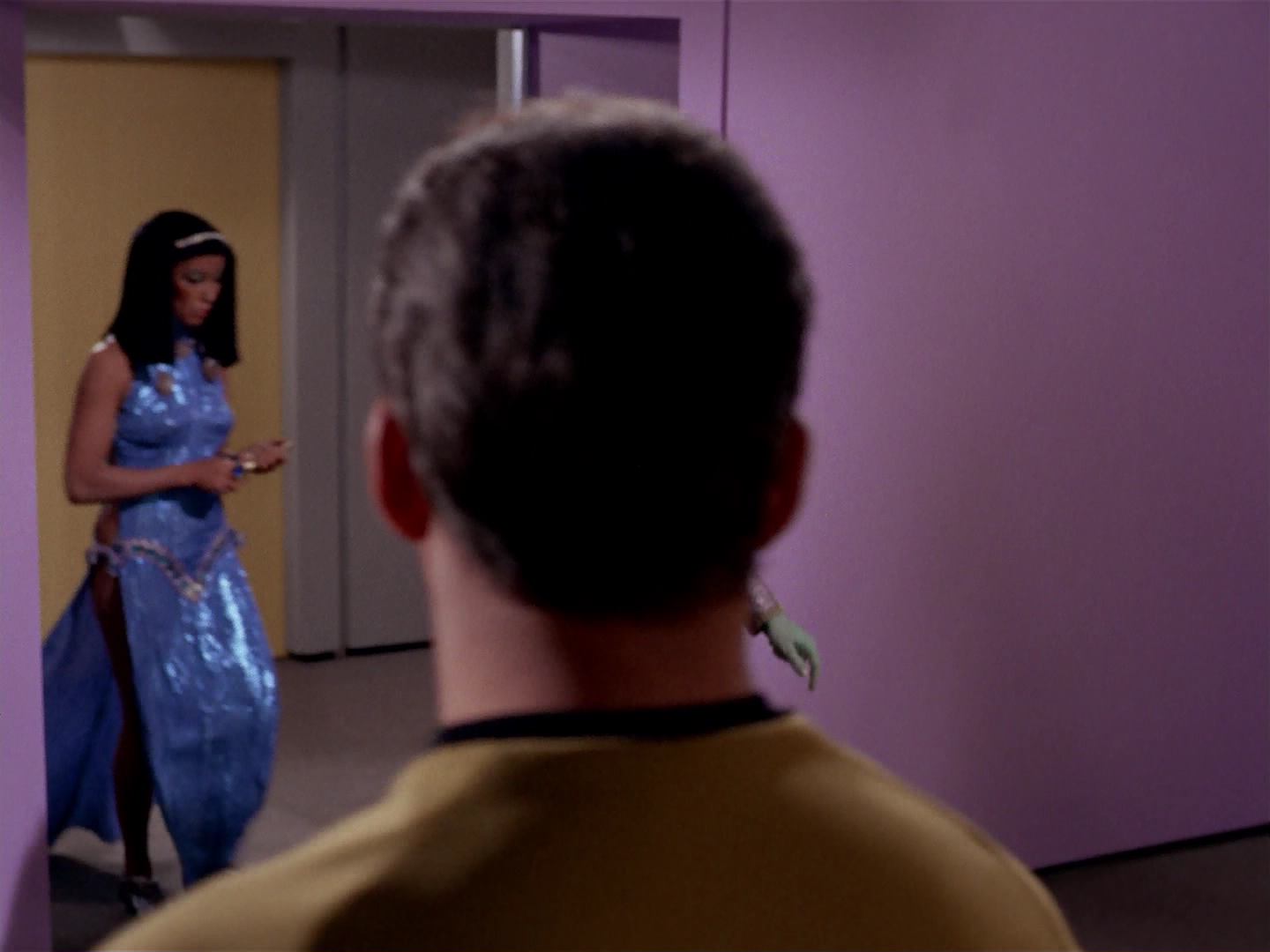 ariane179254_StarTrek_3x13_ElaanOfTroyius_3113.jpg