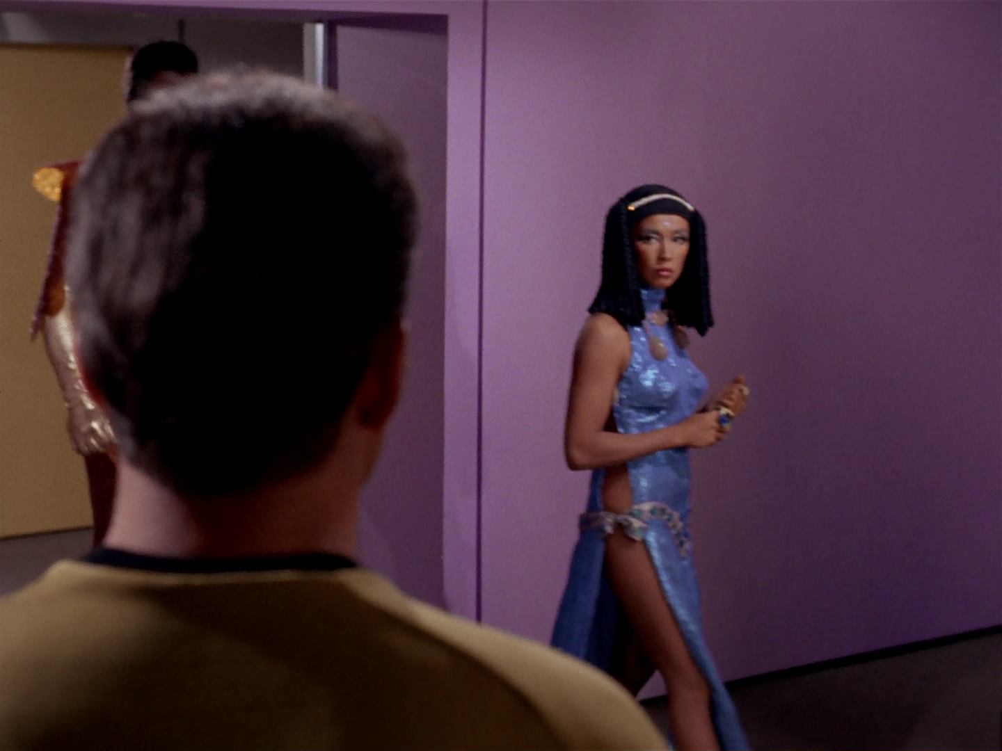 ariane179254_StarTrek_3x13_ElaanOfTroyius_3115.jpg