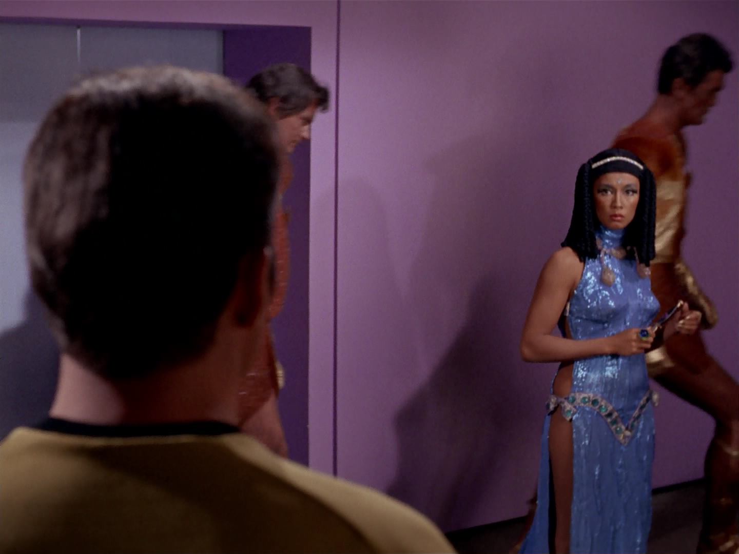 ariane179254_StarTrek_3x13_ElaanOfTroyius_3119.jpg