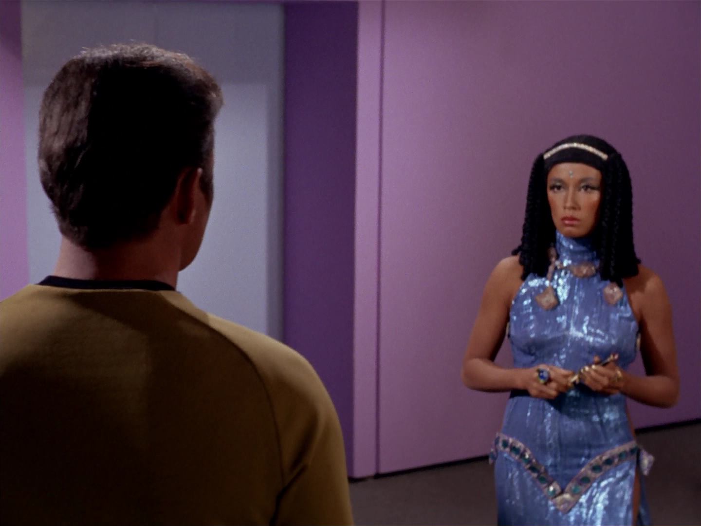 ariane179254_StarTrek_3x13_ElaanOfTroyius_3123.jpg