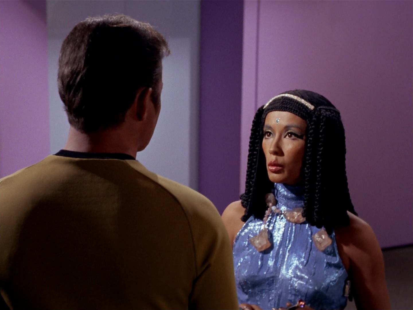 ariane179254_StarTrek_3x13_ElaanOfTroyius_3127.jpg