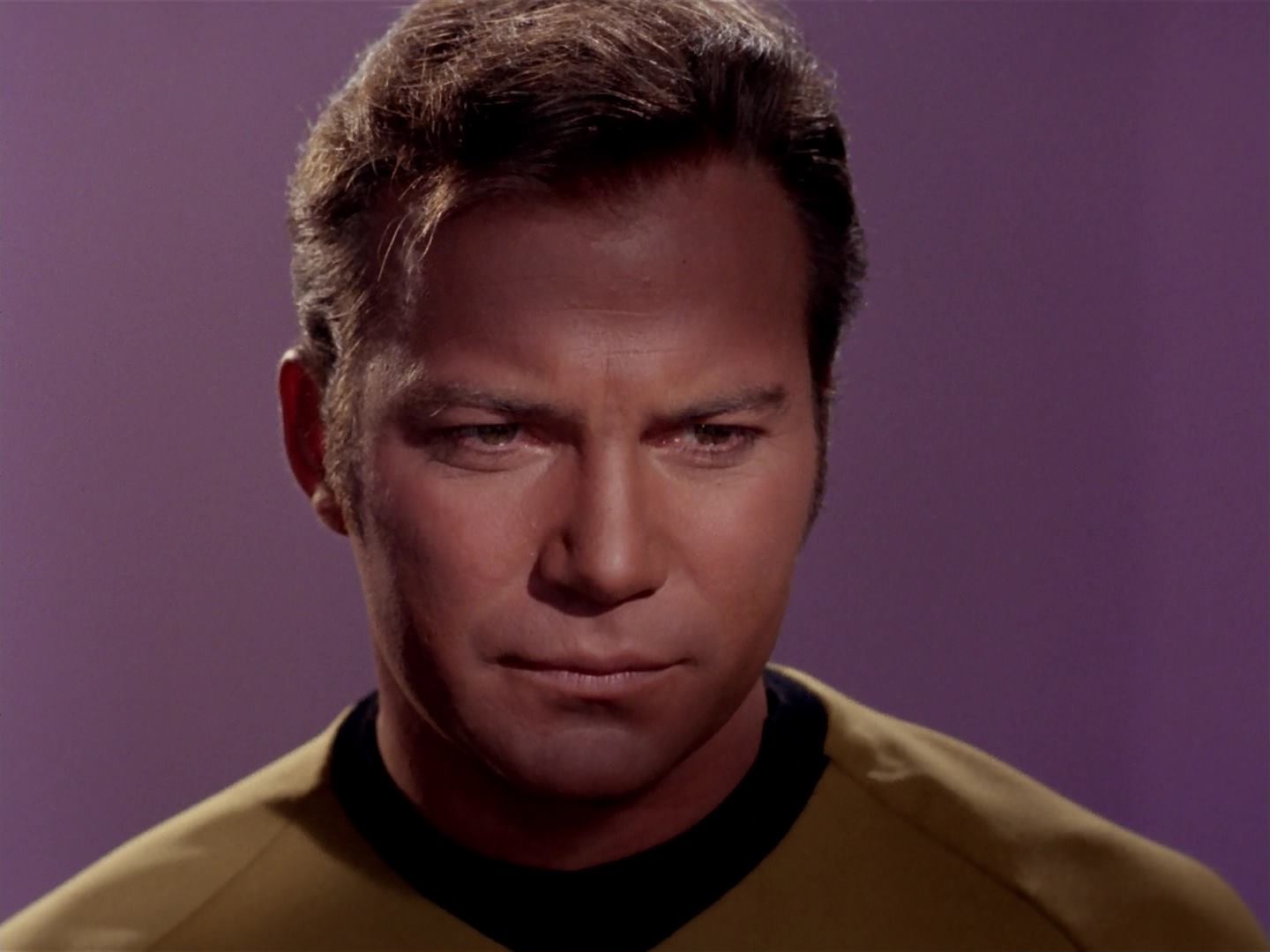ariane179254_StarTrek_3x13_ElaanOfTroyius_3131.jpg