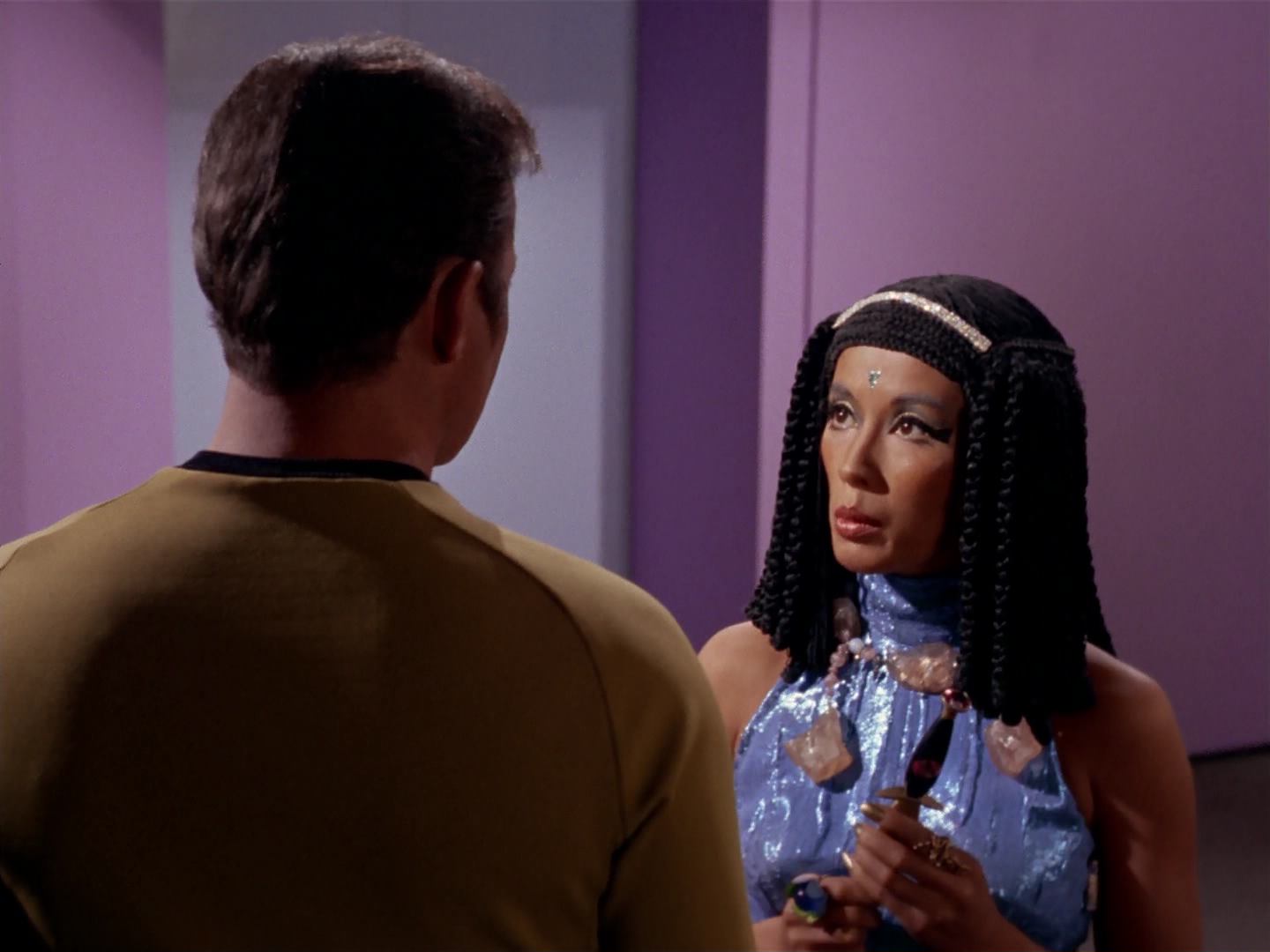 ariane179254_StarTrek_3x13_ElaanOfTroyius_3140.jpg