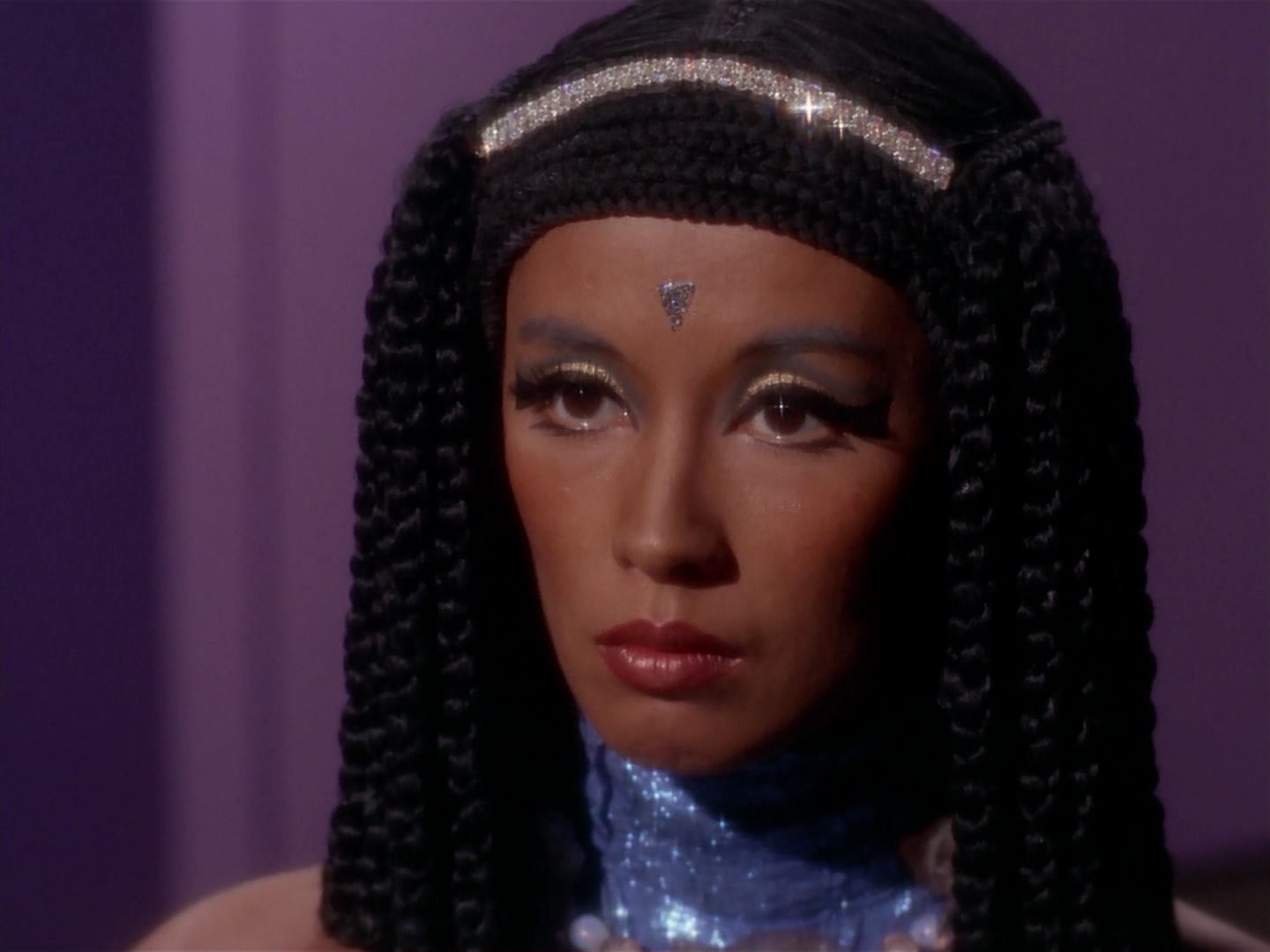 ariane179254_StarTrek_3x13_ElaanOfTroyius_3151.jpg