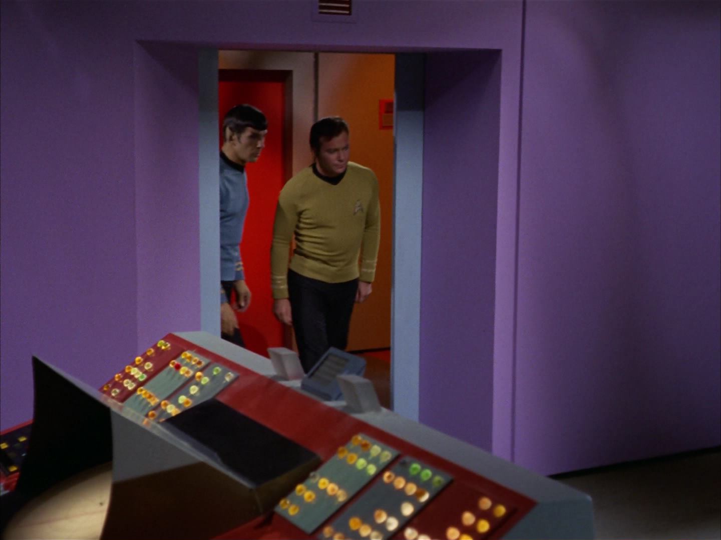 ariane179254_StarTrek_3x16_TheMarkOfGideon_0031.jpg