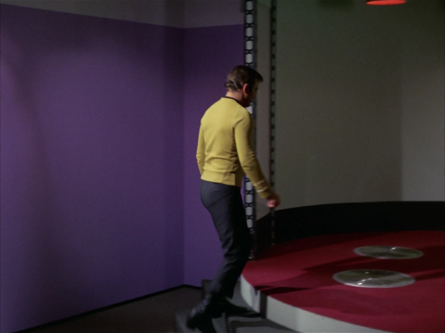 ariane179254_StarTrek_3x16_TheMarkOfGideon_0034.jpg