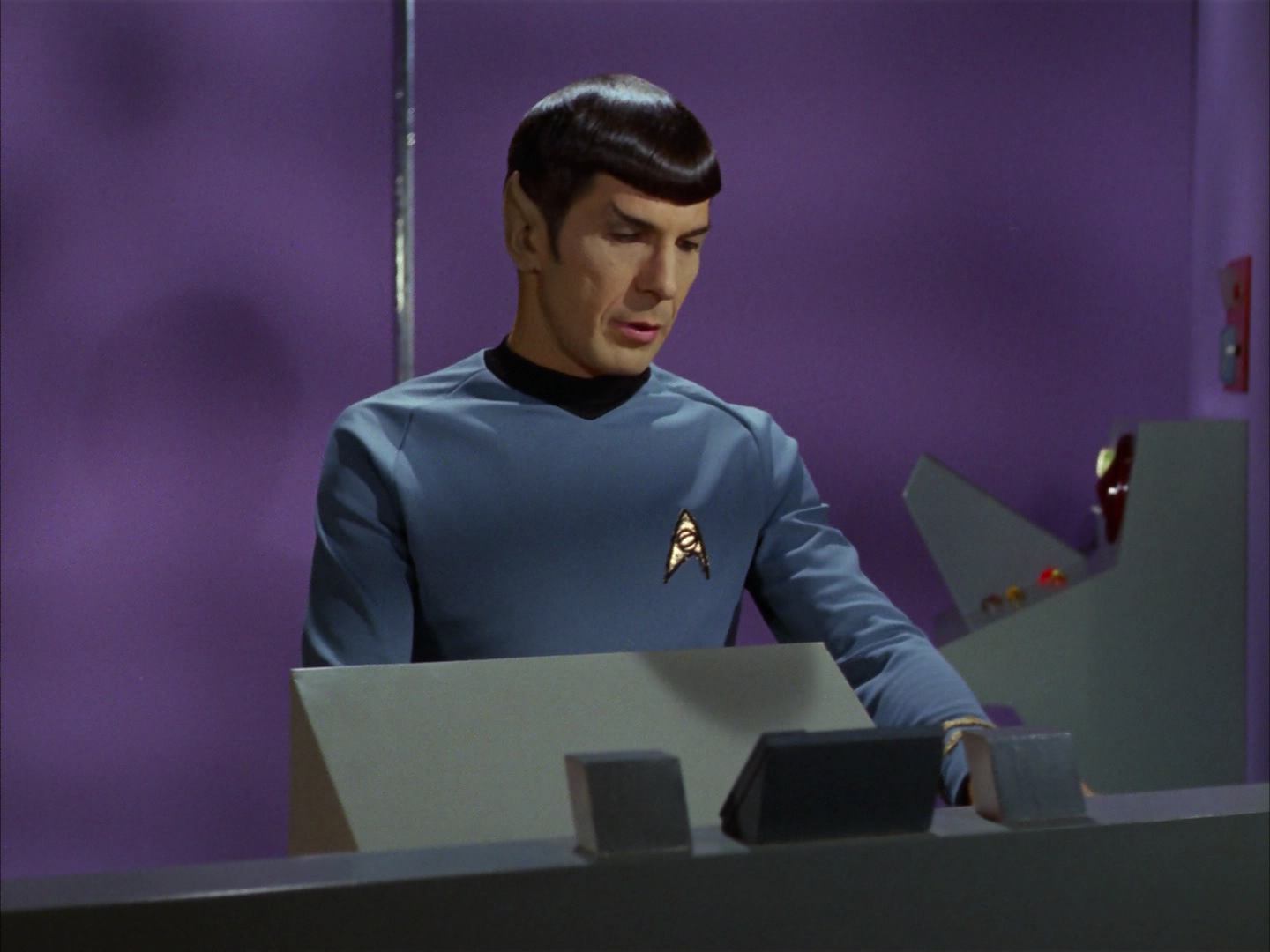 ariane179254_StarTrek_3x16_TheMarkOfGideon_0063.jpg