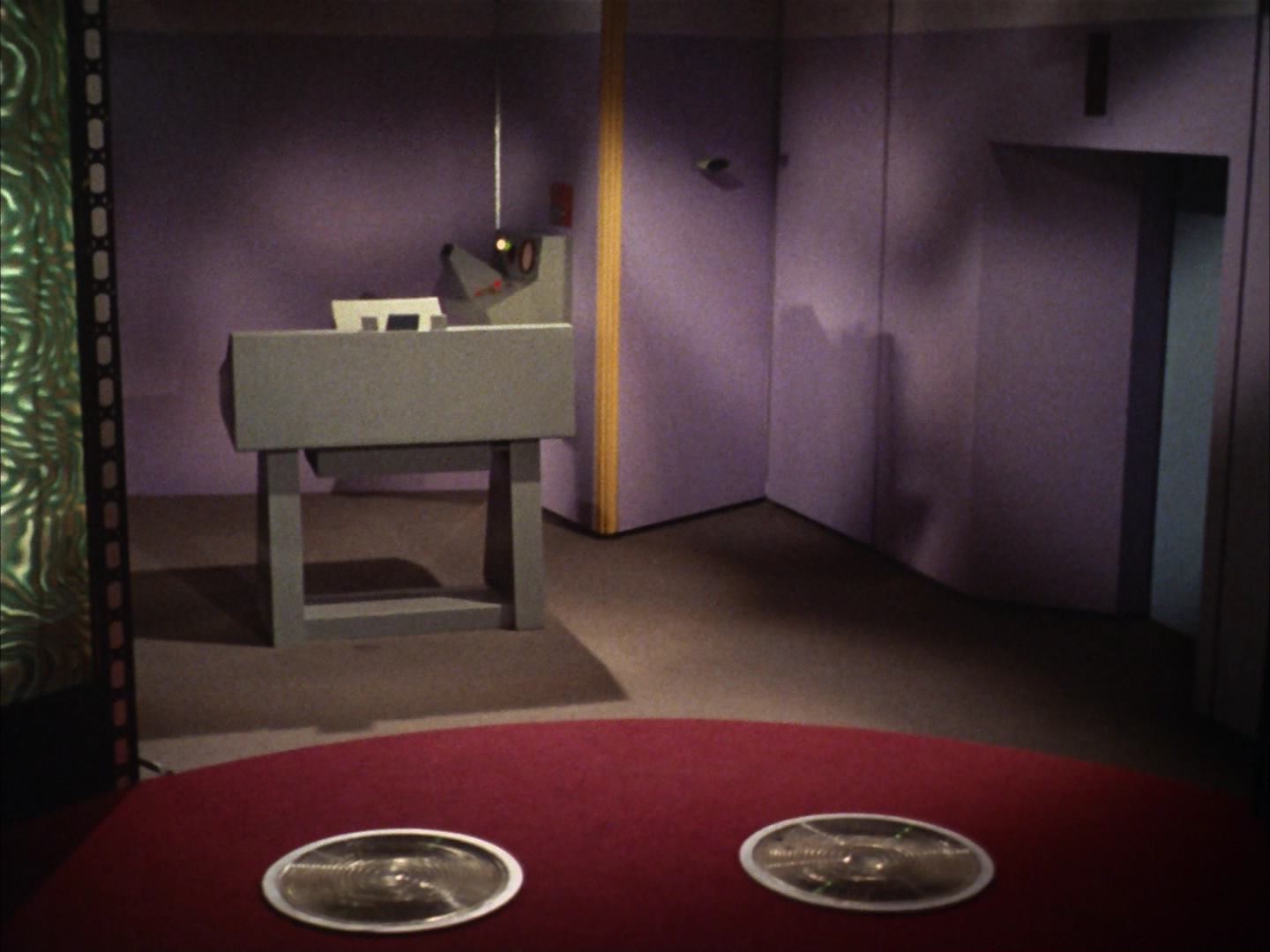 ariane179254_StarTrek_3x16_TheMarkOfGideon_0098.jpg