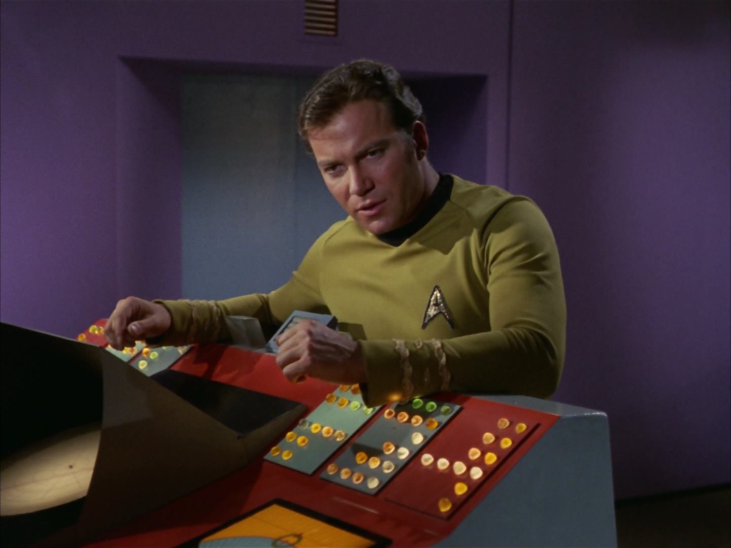 ariane179254_StarTrek_3x16_TheMarkOfGideon_0107.jpg
