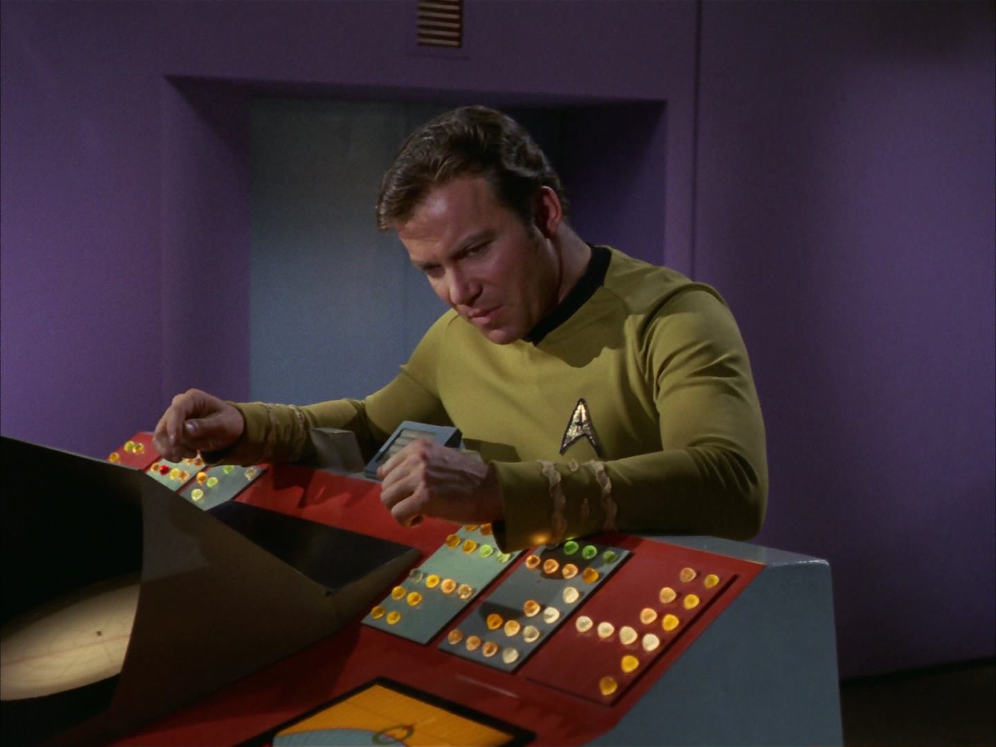 ariane179254_StarTrek_3x16_TheMarkOfGideon_0113.jpg