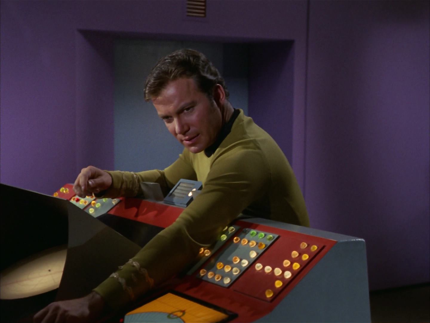 ariane179254_StarTrek_3x16_TheMarkOfGideon_0117.jpg