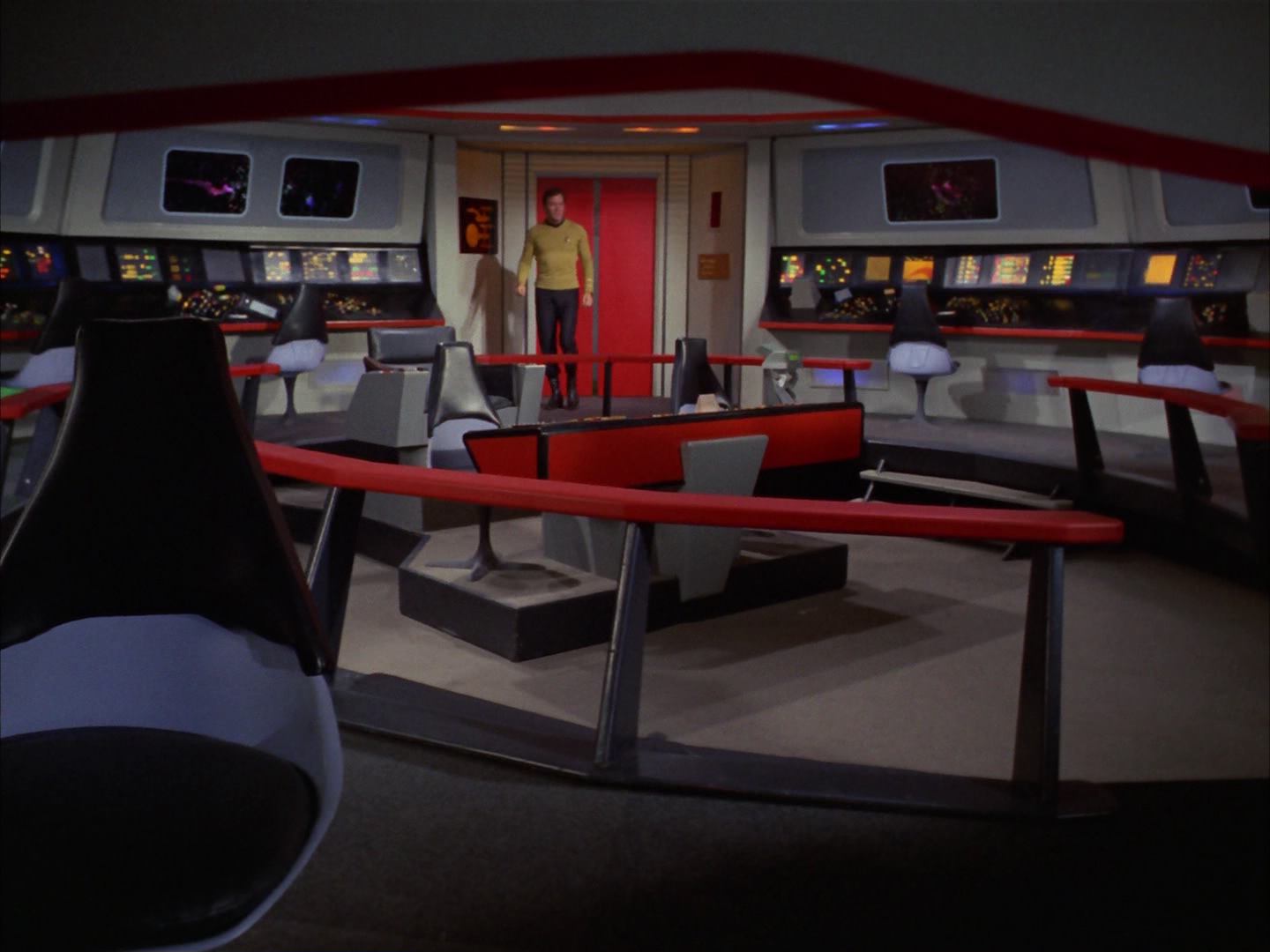 ariane179254_StarTrek_3x16_TheMarkOfGideon_0130.jpg