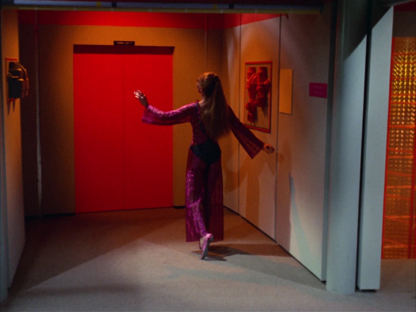 ariane179254_StarTrek_3x16_TheMarkOfGideon_0579.jpg