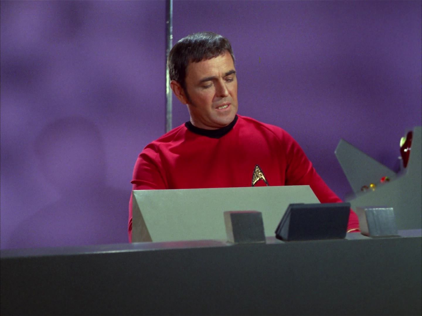 ariane179254_StarTrek_3x16_TheMarkOfGideon_1182.jpg