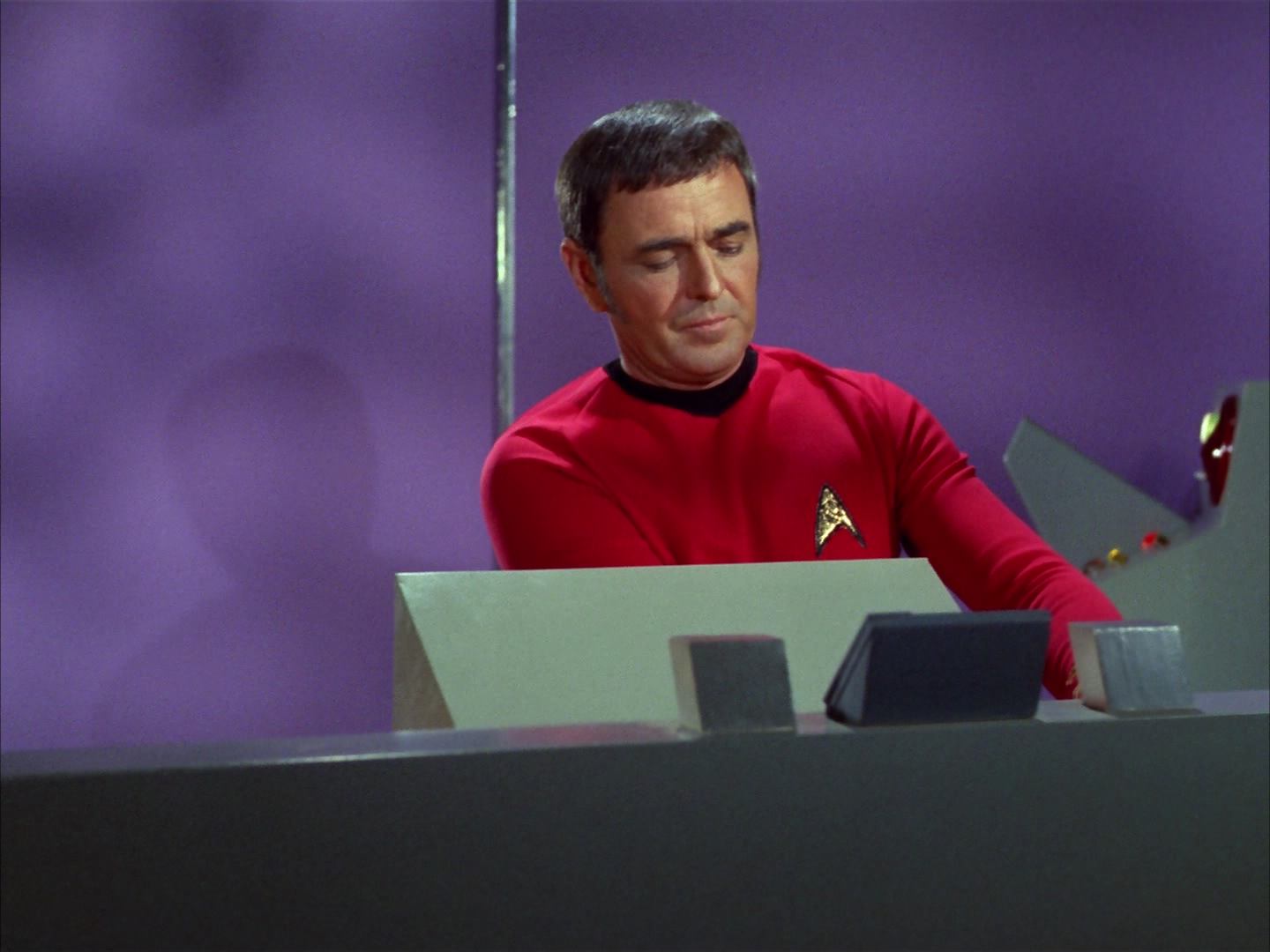 ariane179254_StarTrek_3x16_TheMarkOfGideon_1184.jpg