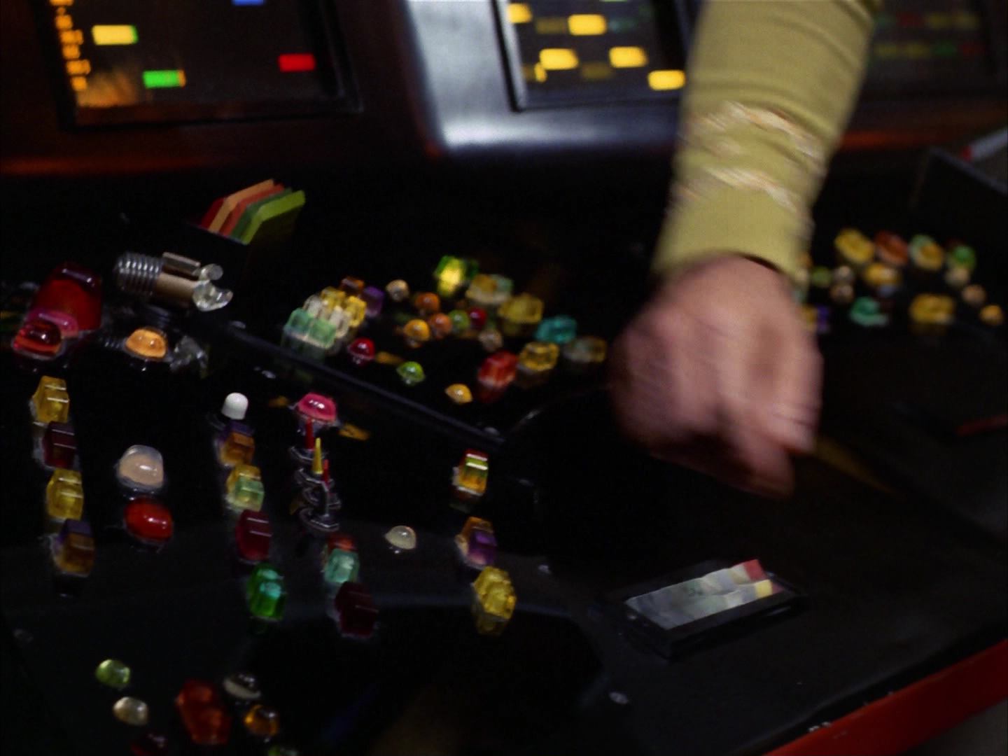 ariane179254_StarTrek_3x16_TheMarkOfGideon_1289.jpg
