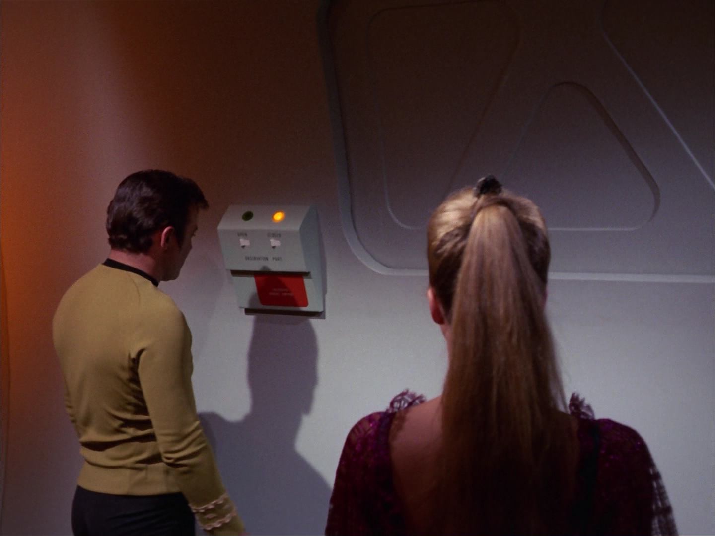 ariane179254_StarTrek_3x16_TheMarkOfGideon_1751.jpg