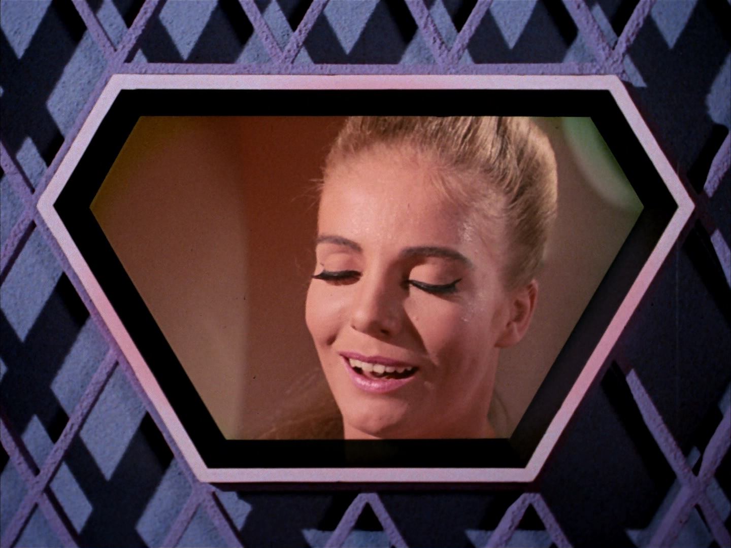 ariane179254_StarTrek_3x16_TheMarkOfGideon_1932.jpg