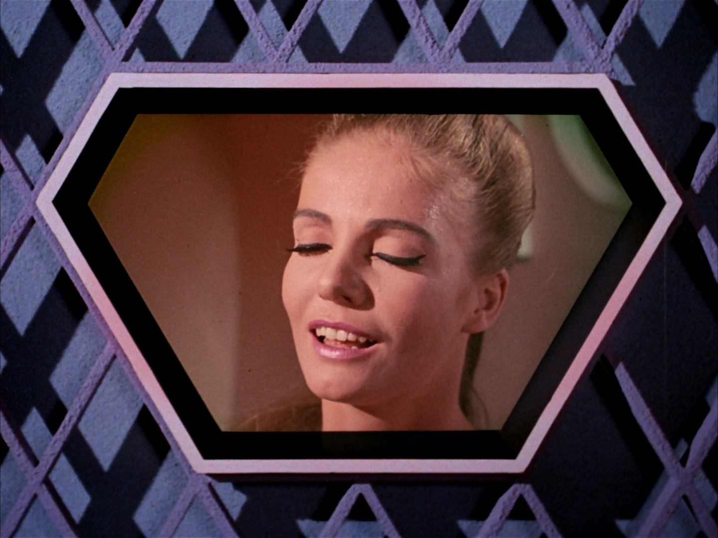 ariane179254_StarTrek_3x16_TheMarkOfGideon_1933.jpg