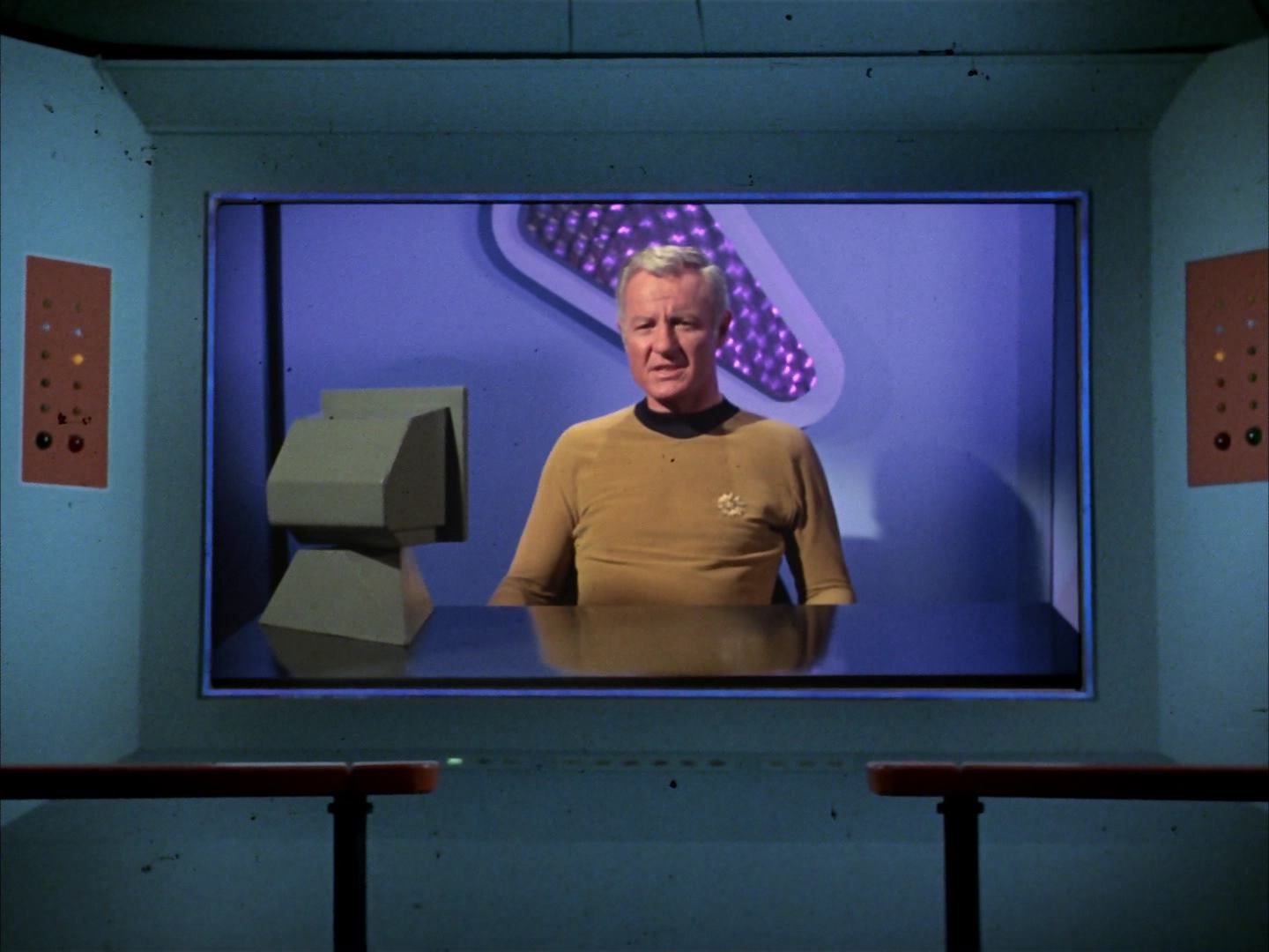 ariane179254_StarTrek_3x16_TheMarkOfGideon_2040.jpg