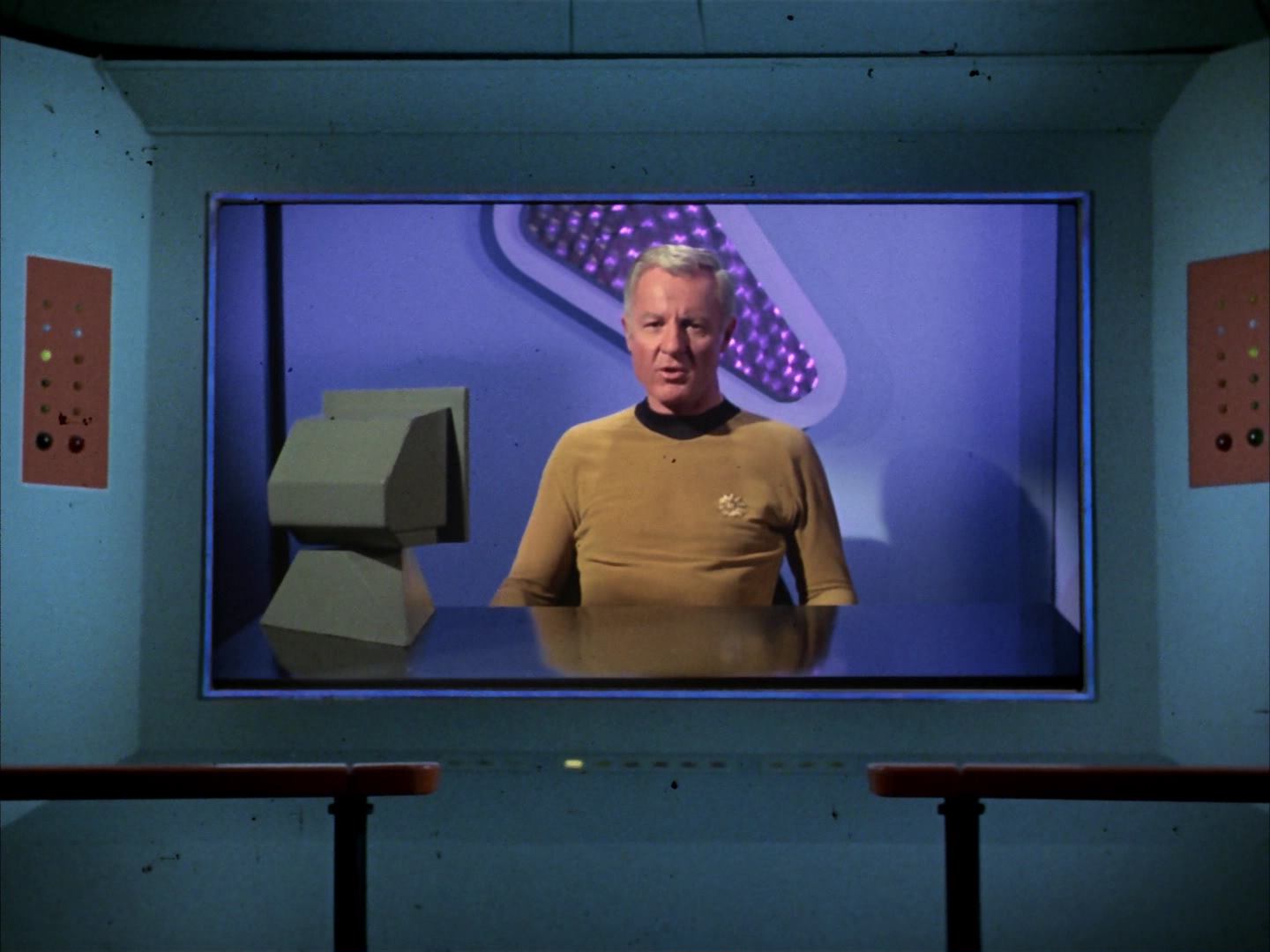ariane179254_StarTrek_3x16_TheMarkOfGideon_2041.jpg