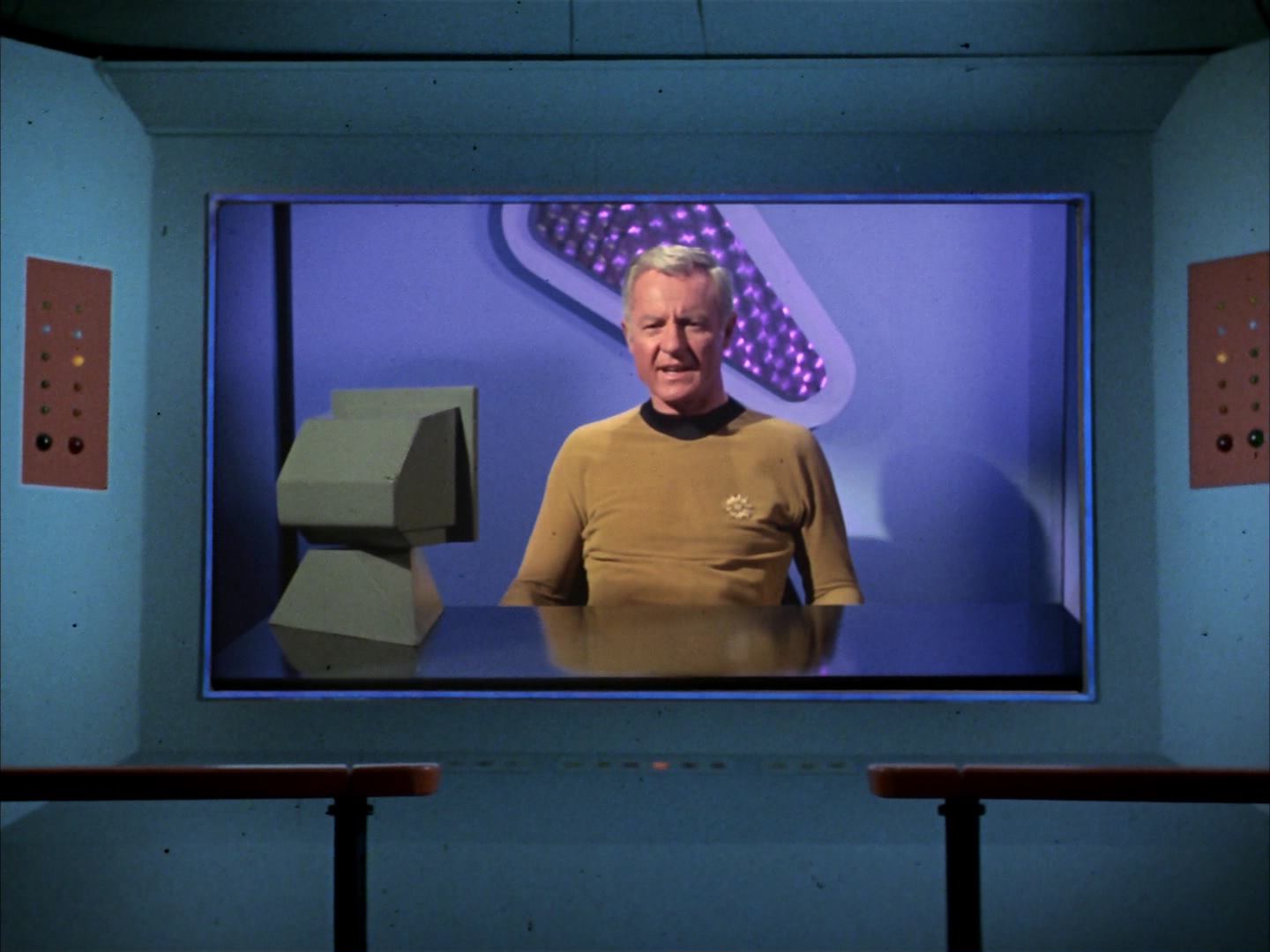 ariane179254_StarTrek_3x16_TheMarkOfGideon_2082.jpg