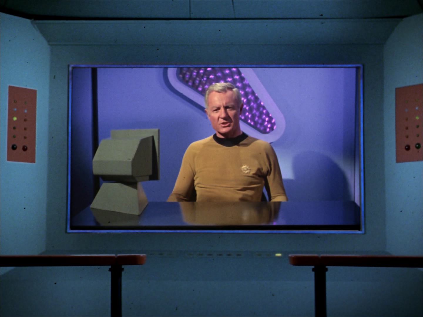 ariane179254_StarTrek_3x16_TheMarkOfGideon_2084.jpg