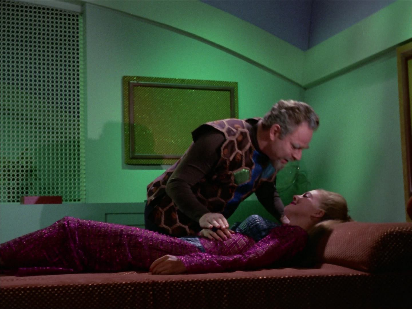 ariane179254_StarTrek_3x16_TheMarkOfGideon_2206.jpg
