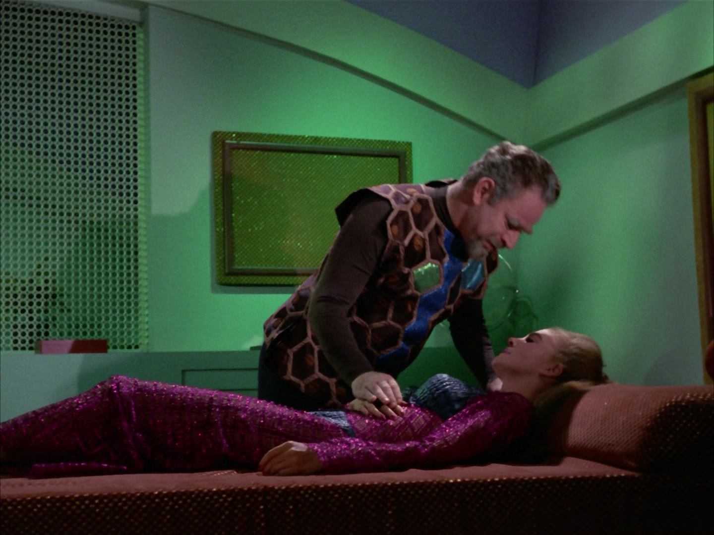 ariane179254_StarTrek_3x16_TheMarkOfGideon_2208.jpg