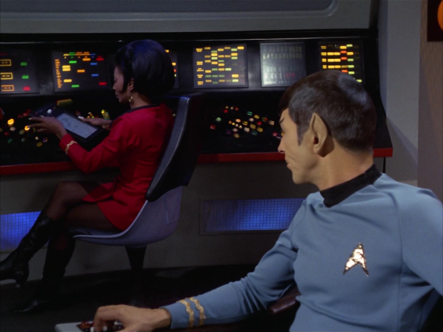 ariane179254_StarTrek_3x16_TheMarkOfGideon_2309.jpg