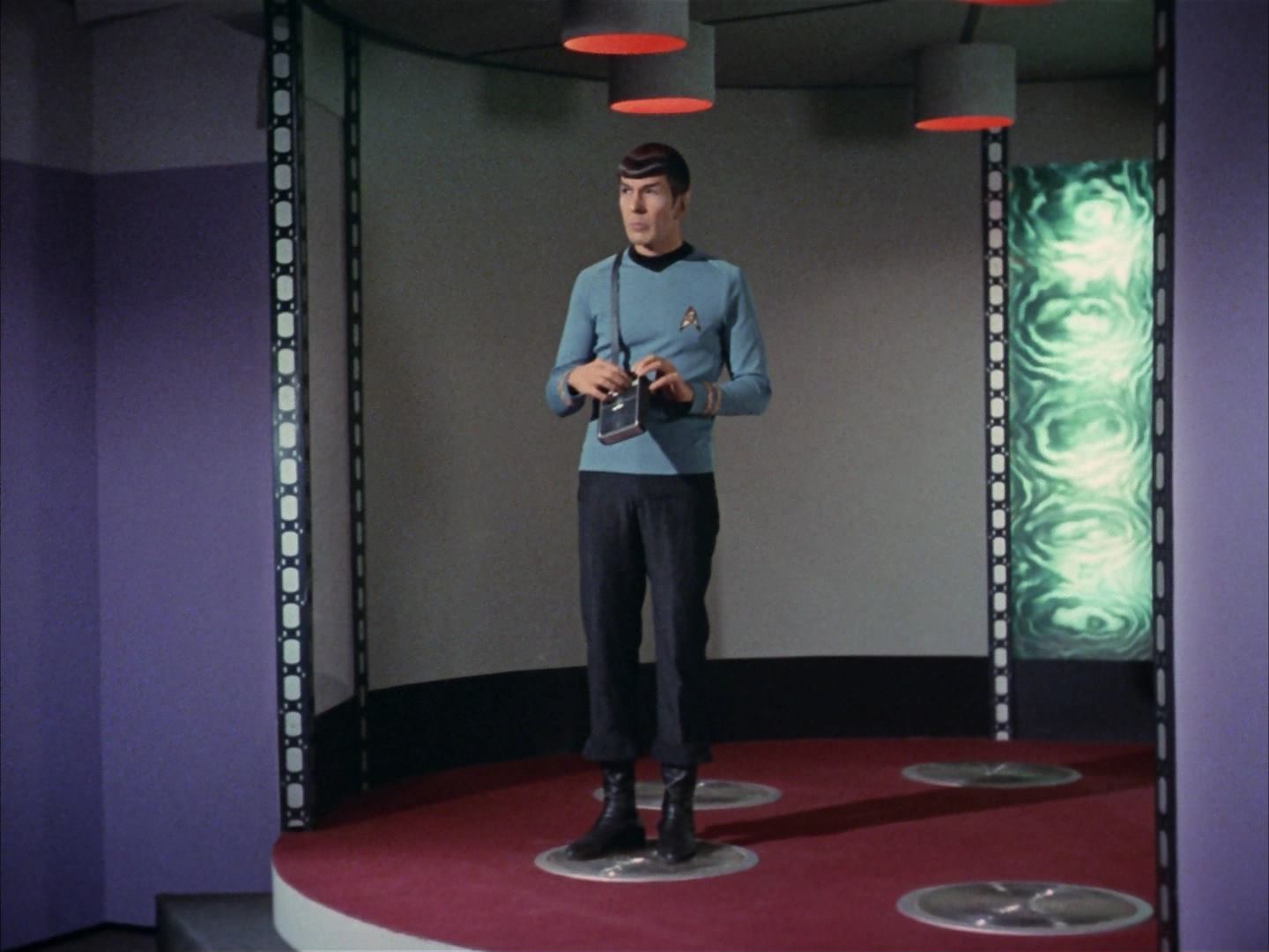 ariane179254_StarTrek_3x16_TheMarkOfGideon_2379.jpg