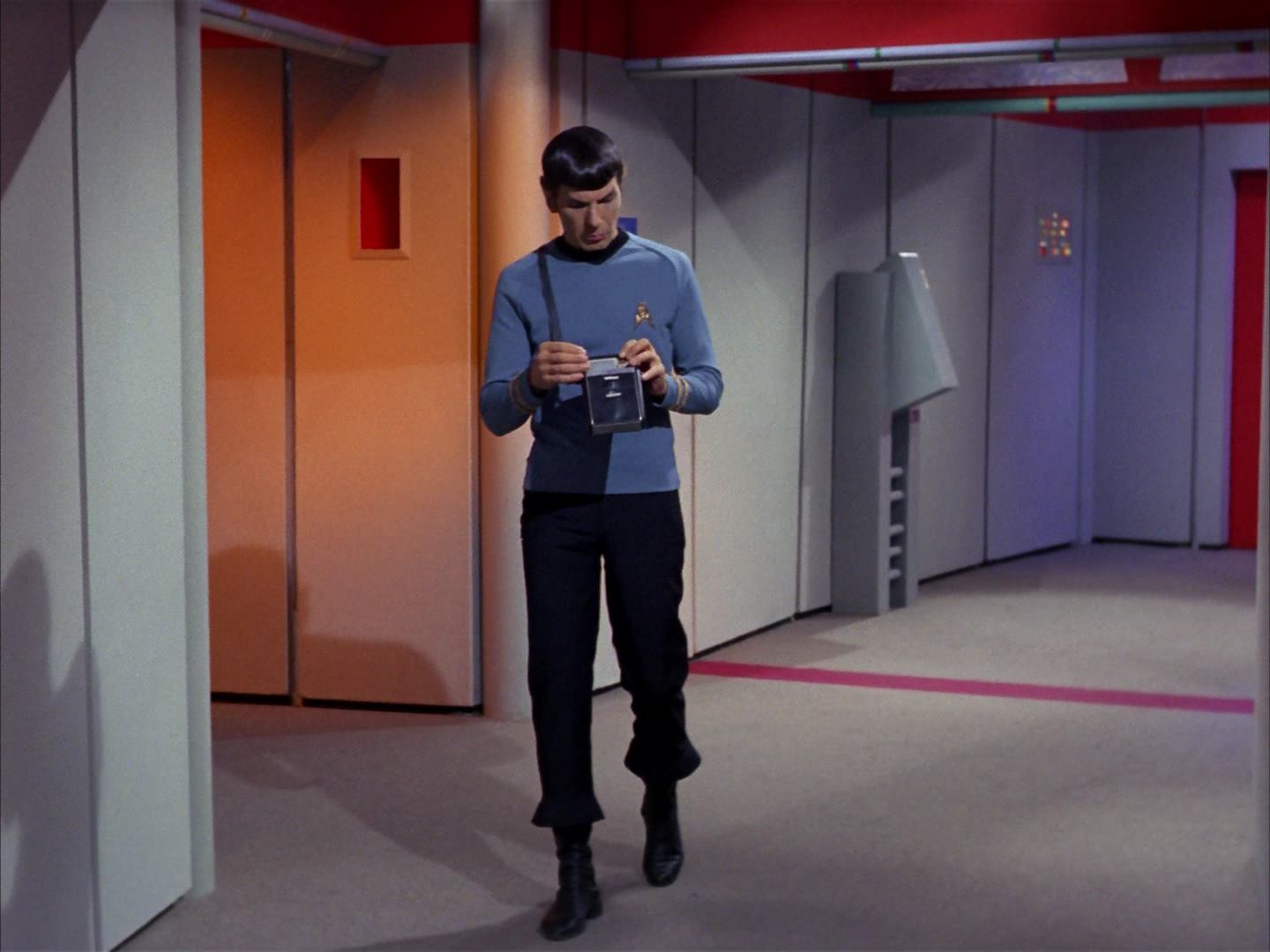 ariane179254_StarTrek_3x16_TheMarkOfGideon_2408.jpg