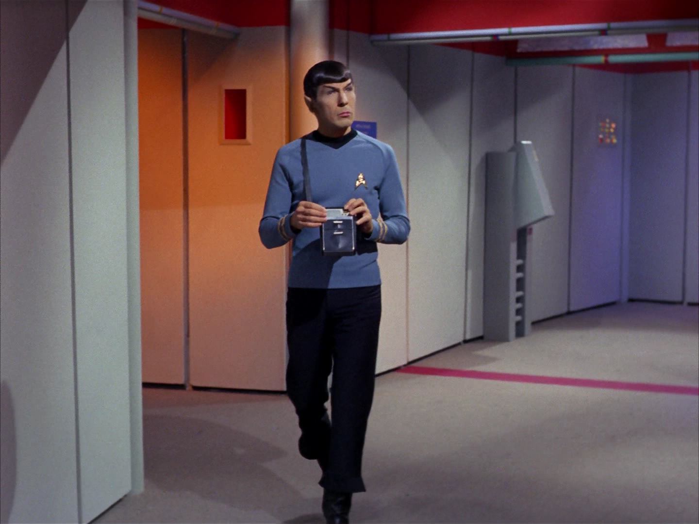 ariane179254_StarTrek_3x16_TheMarkOfGideon_2409.jpg