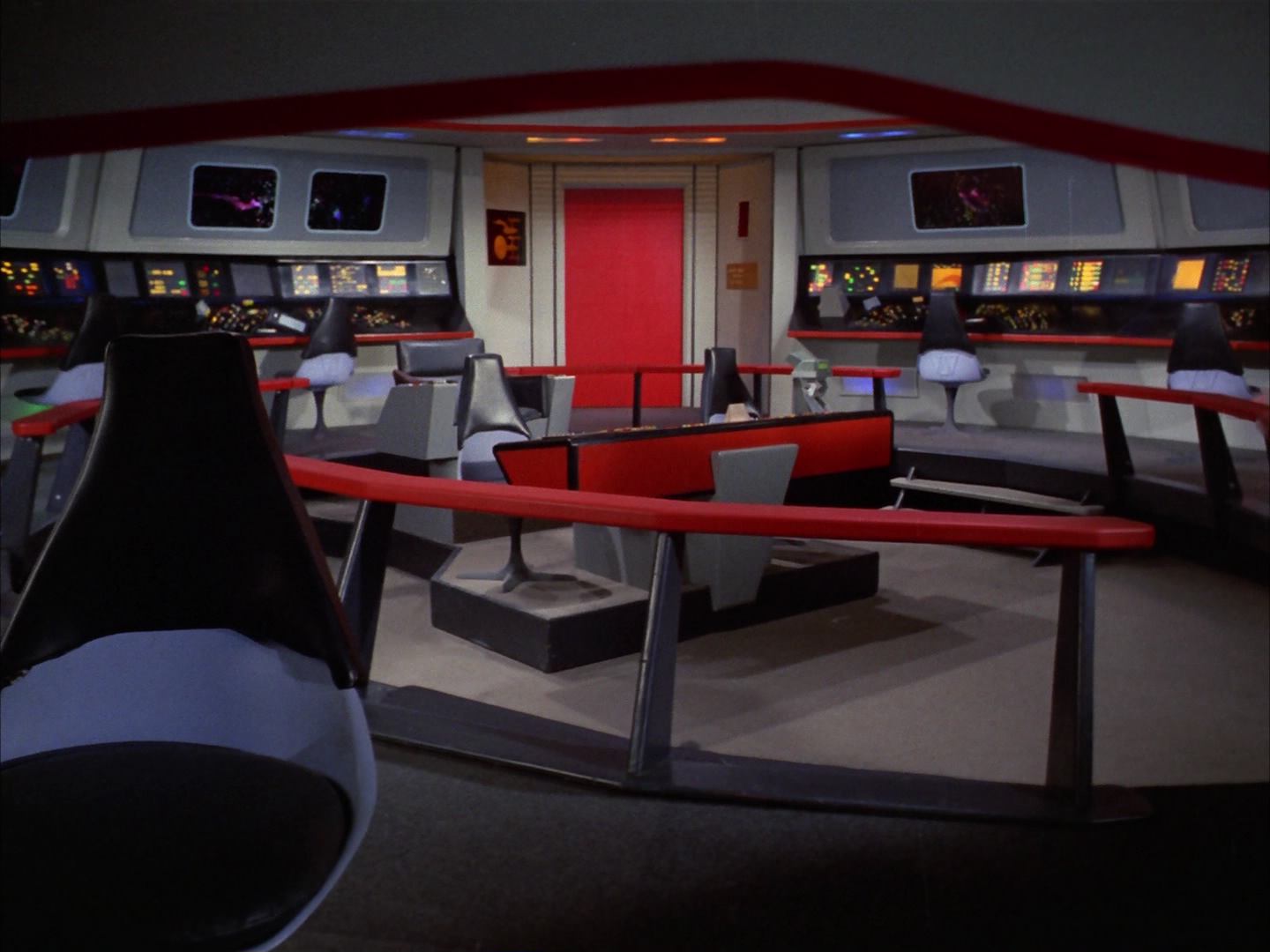 ariane179254_StarTrek_3x16_TheMarkOfGideon_2723.jpg