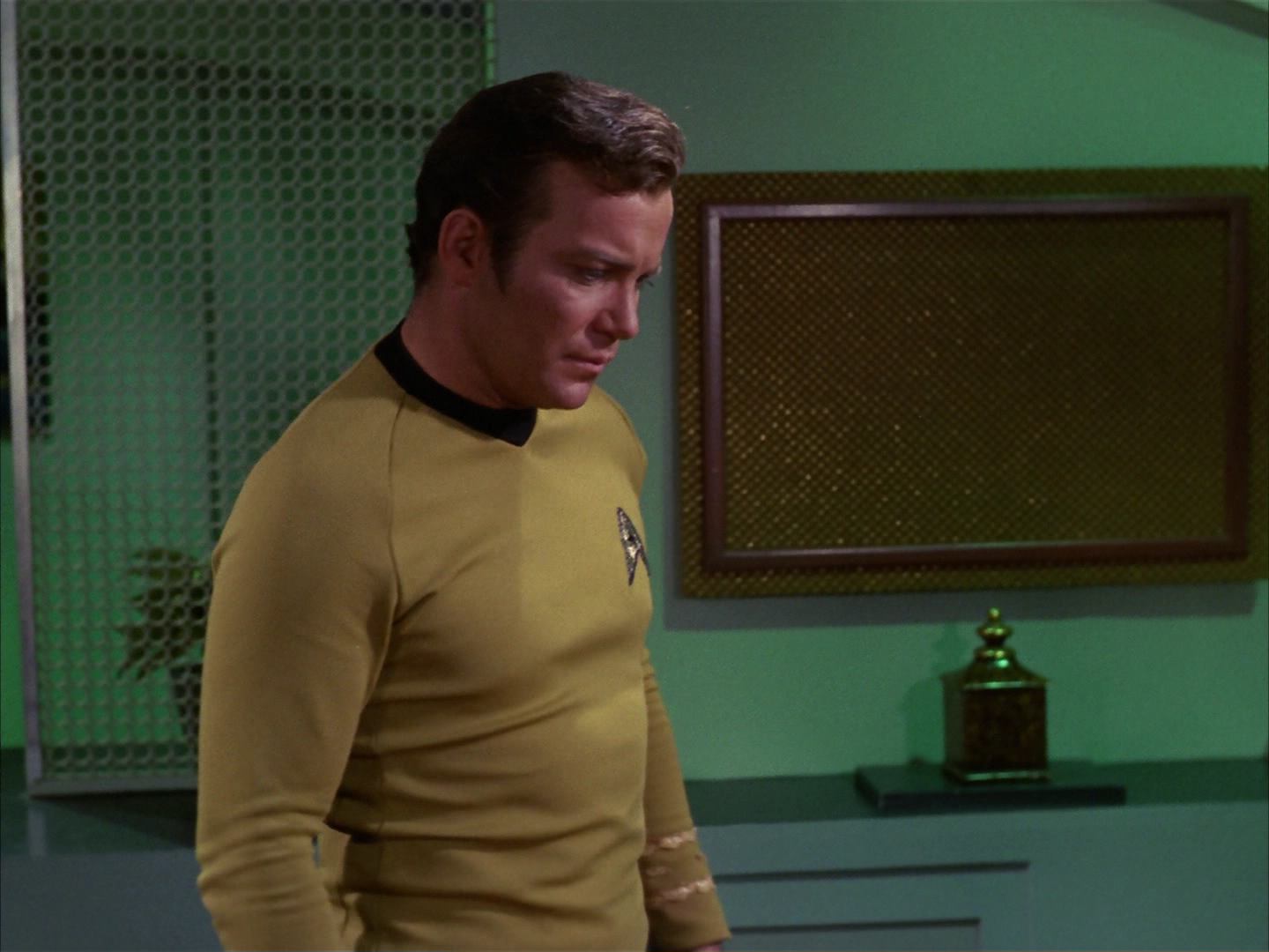 ariane179254_StarTrek_3x16_TheMarkOfGideon_2935.jpg