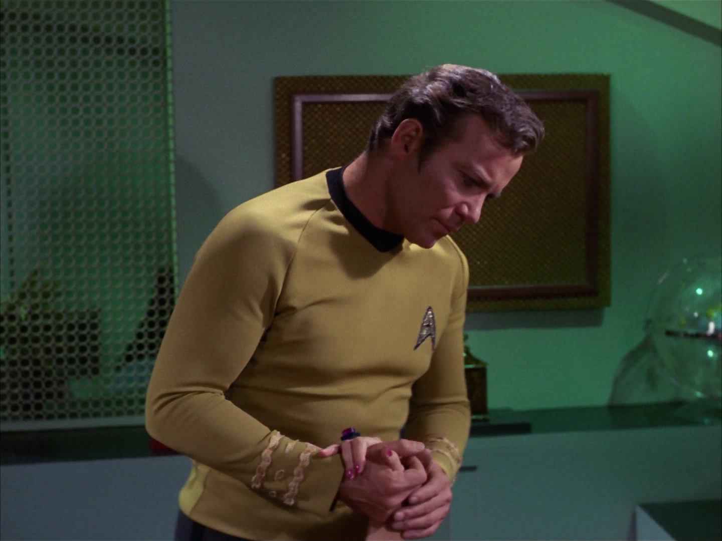 ariane179254_StarTrek_3x16_TheMarkOfGideon_2947.jpg