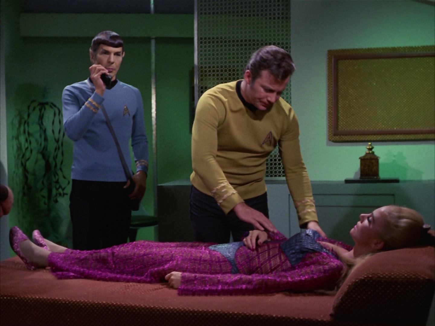 ariane179254_StarTrek_3x16_TheMarkOfGideon_3058.jpg